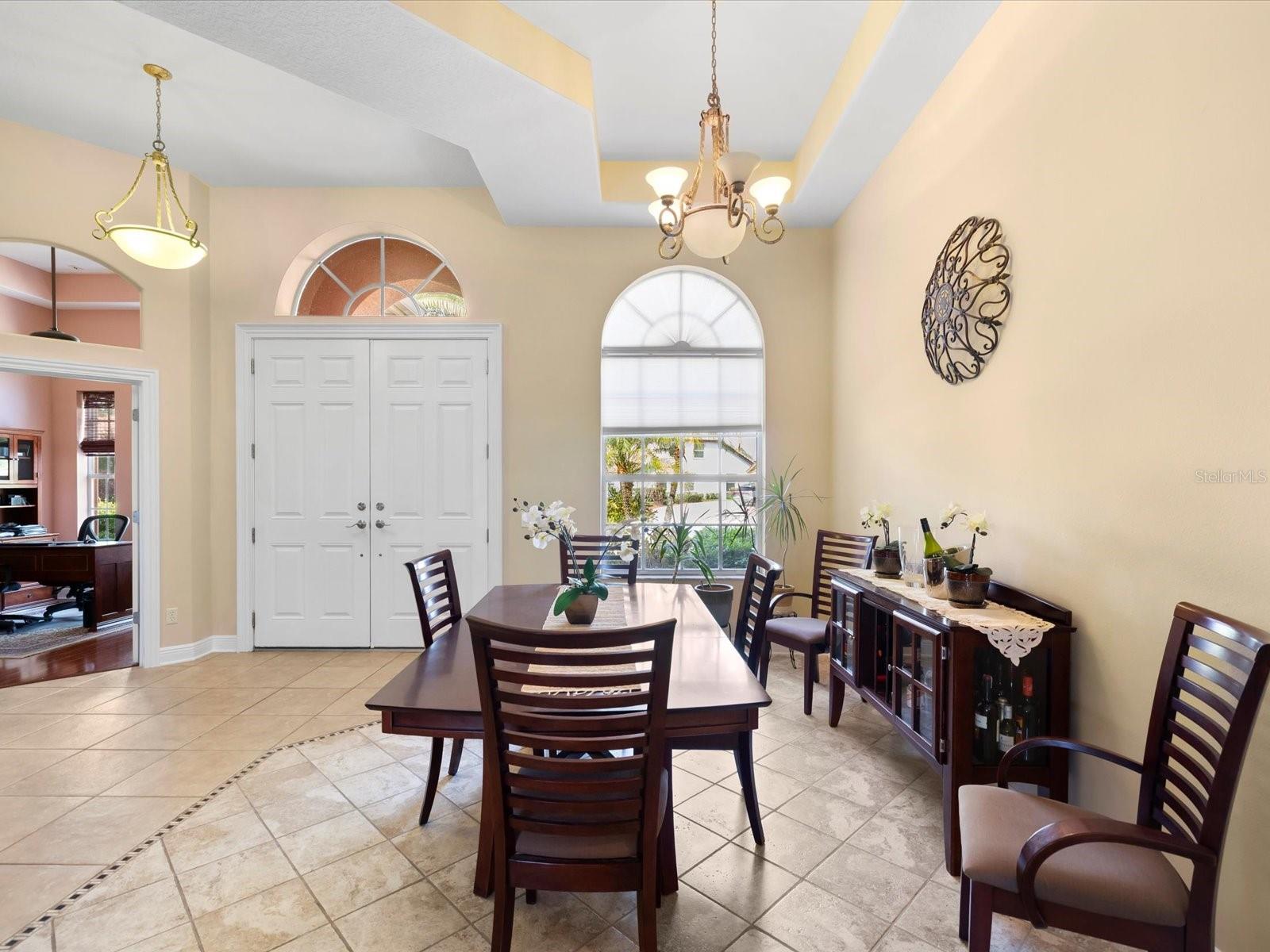 CHAMPIONS CLUB - Residential