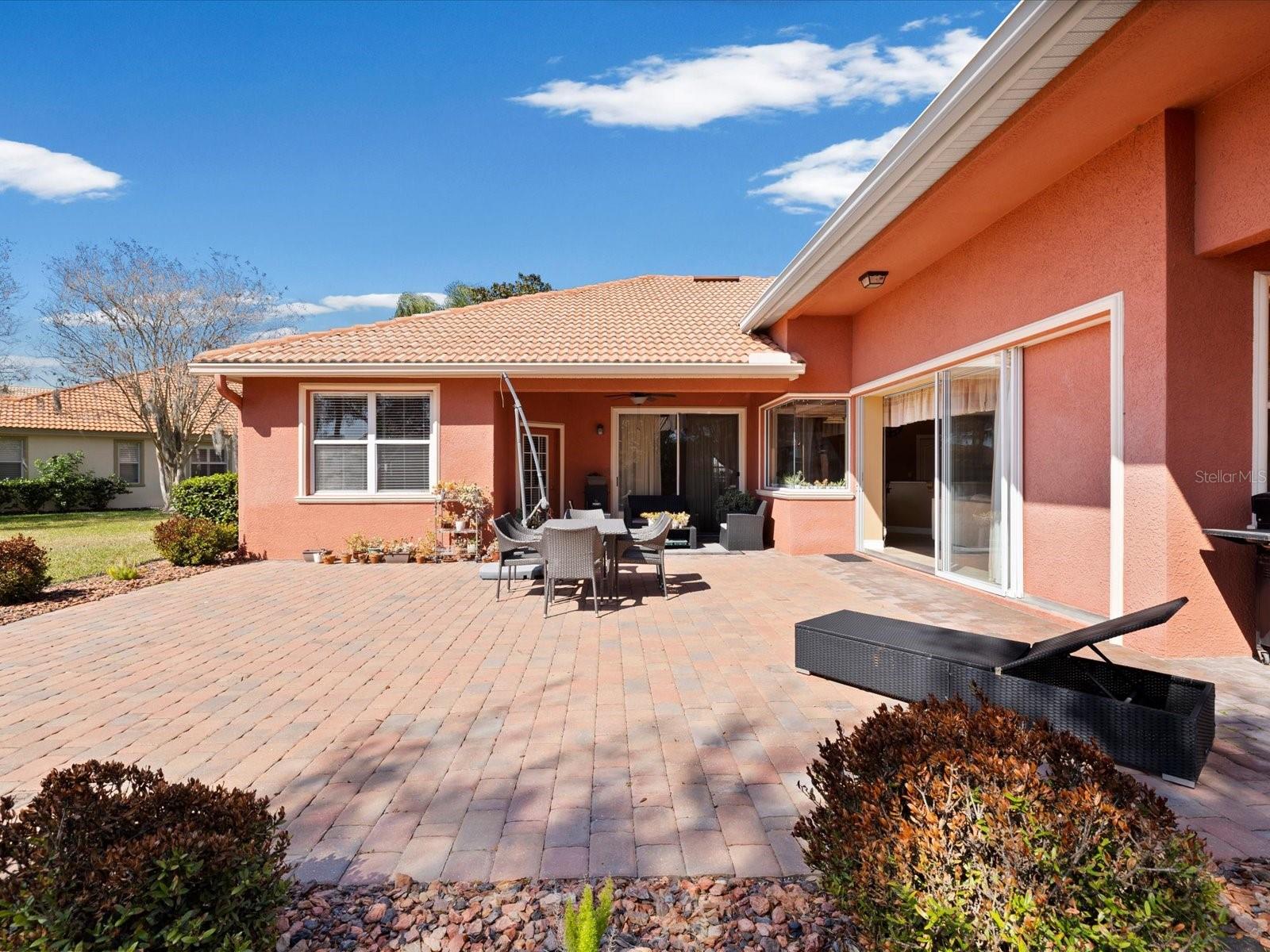 CHAMPIONS CLUB - Residential