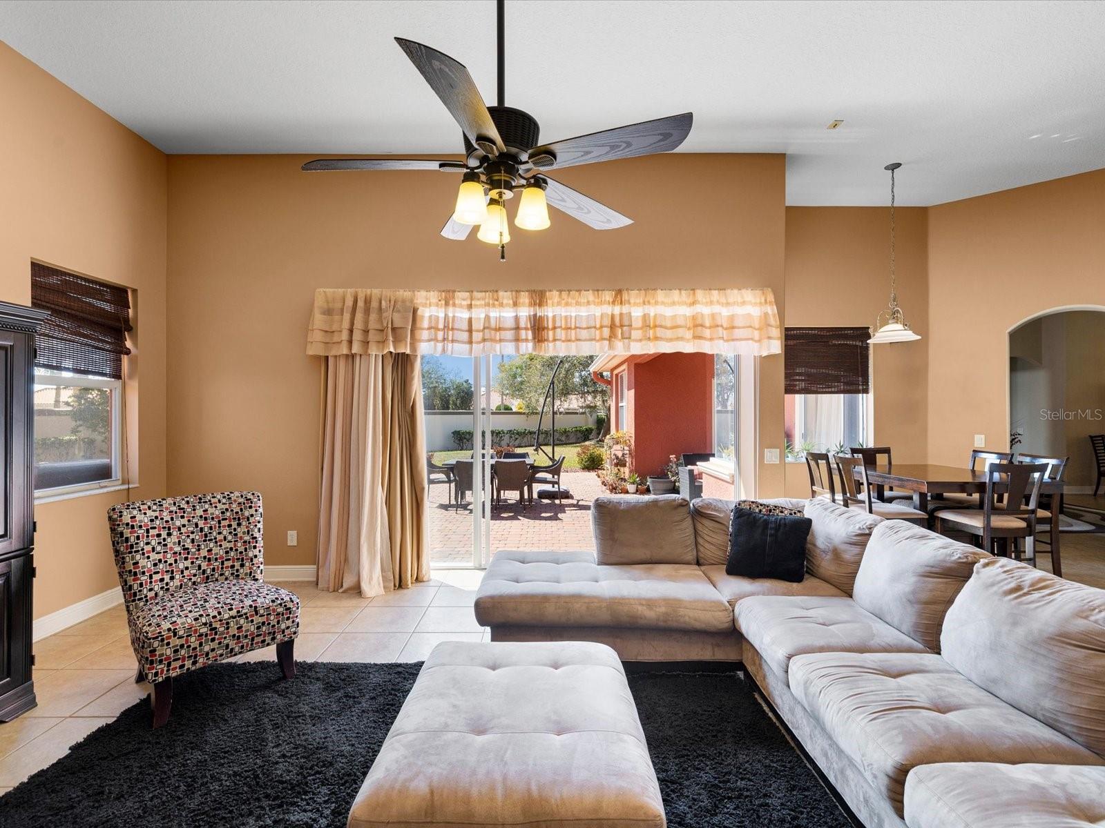 CHAMPIONS CLUB - Residential