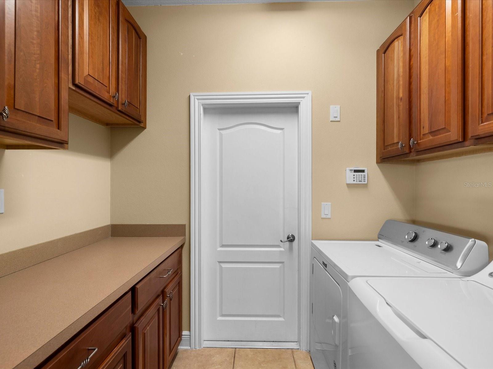 CHAMPIONS CLUB - Residential