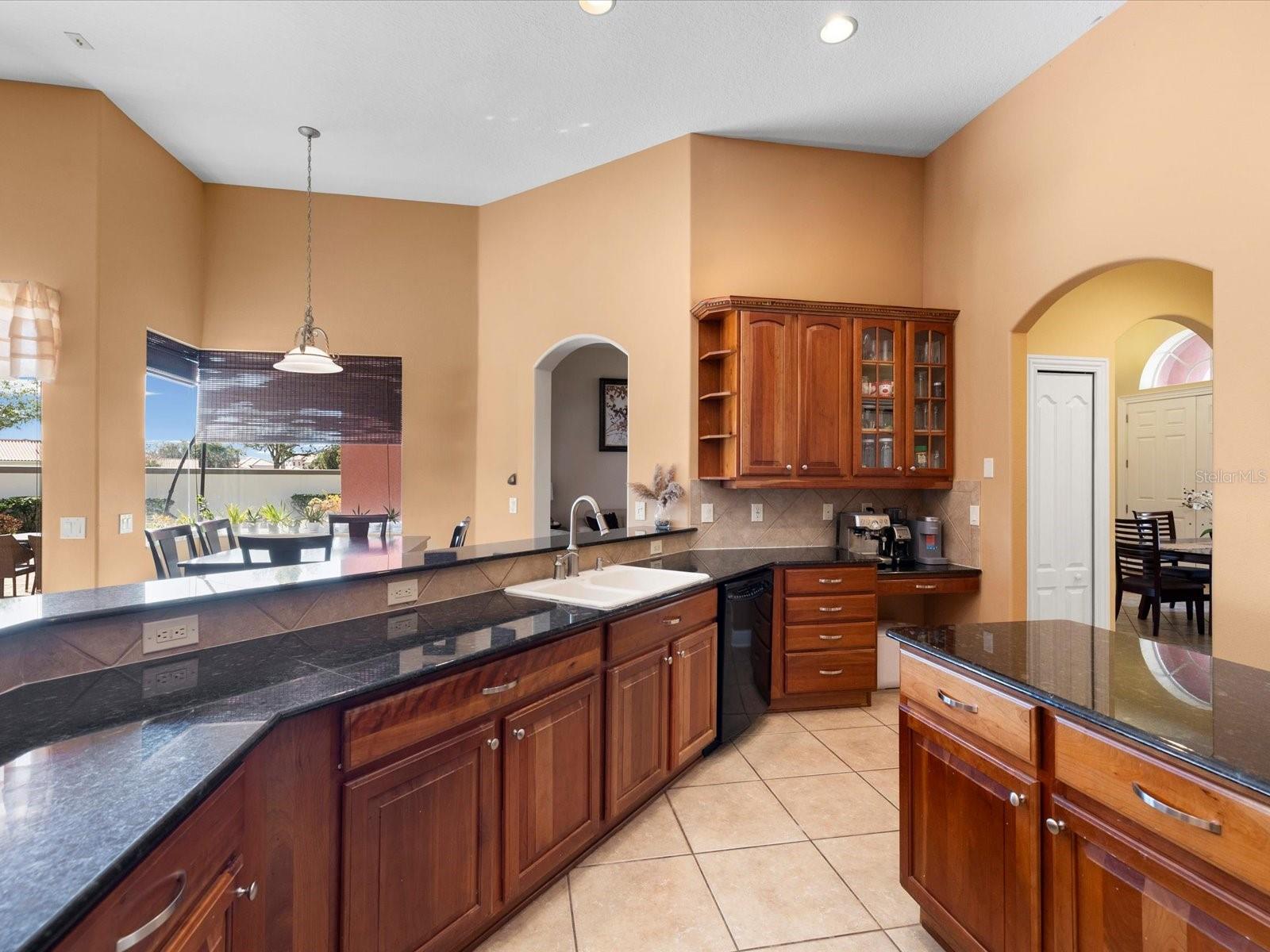 CHAMPIONS CLUB - Residential