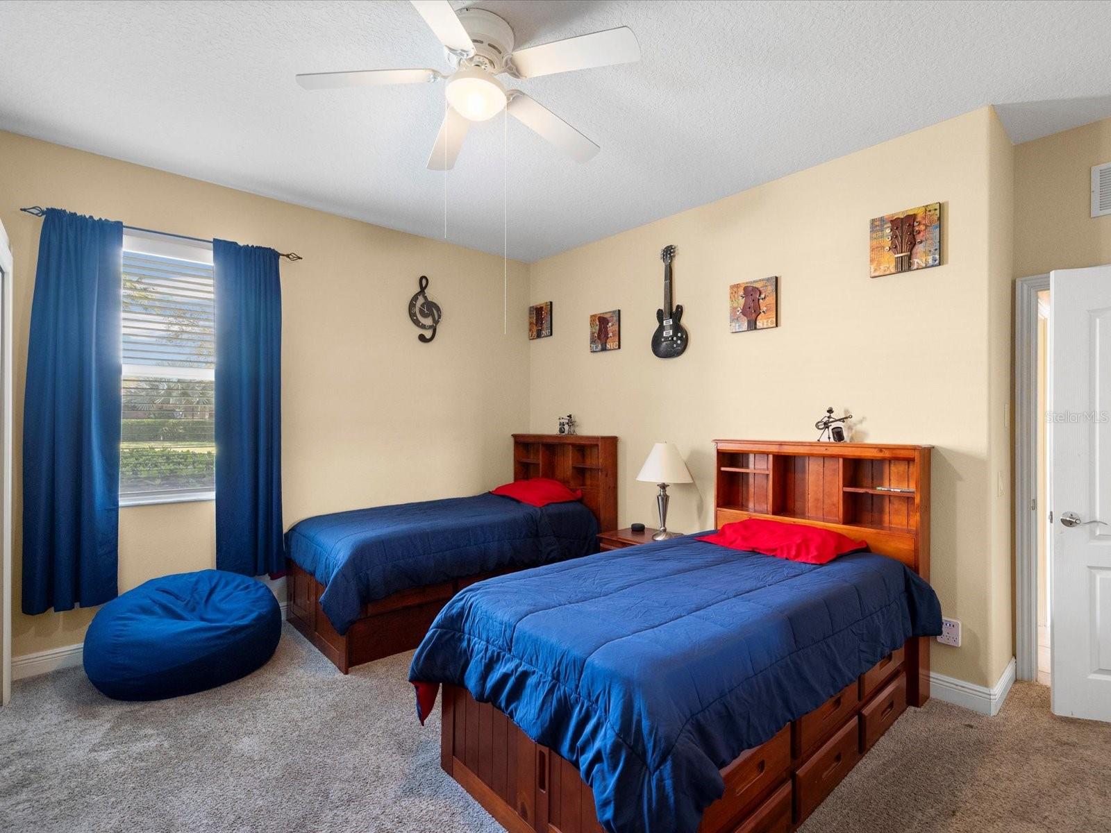 CHAMPIONS CLUB - Residential