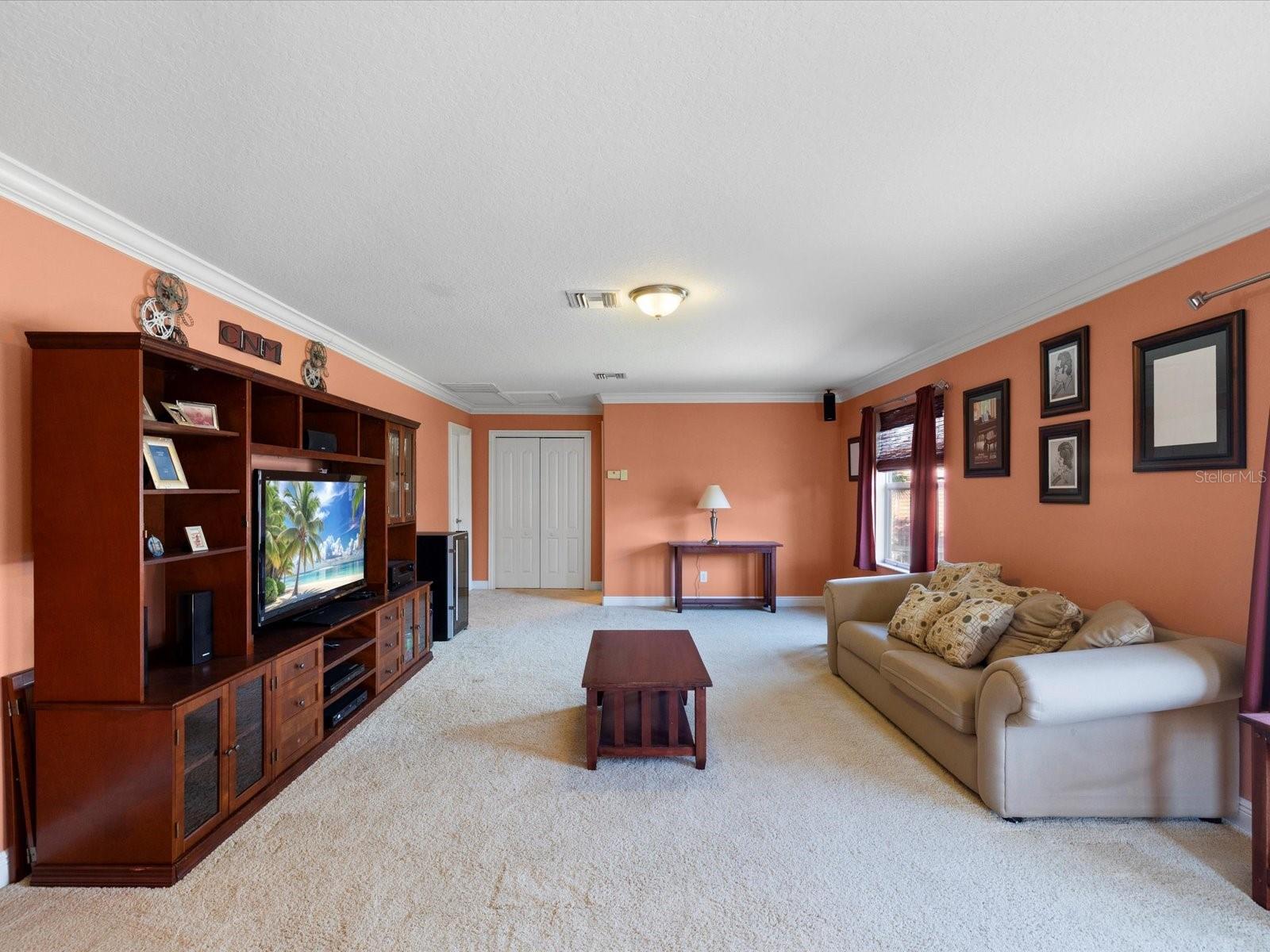 CHAMPIONS CLUB - Residential