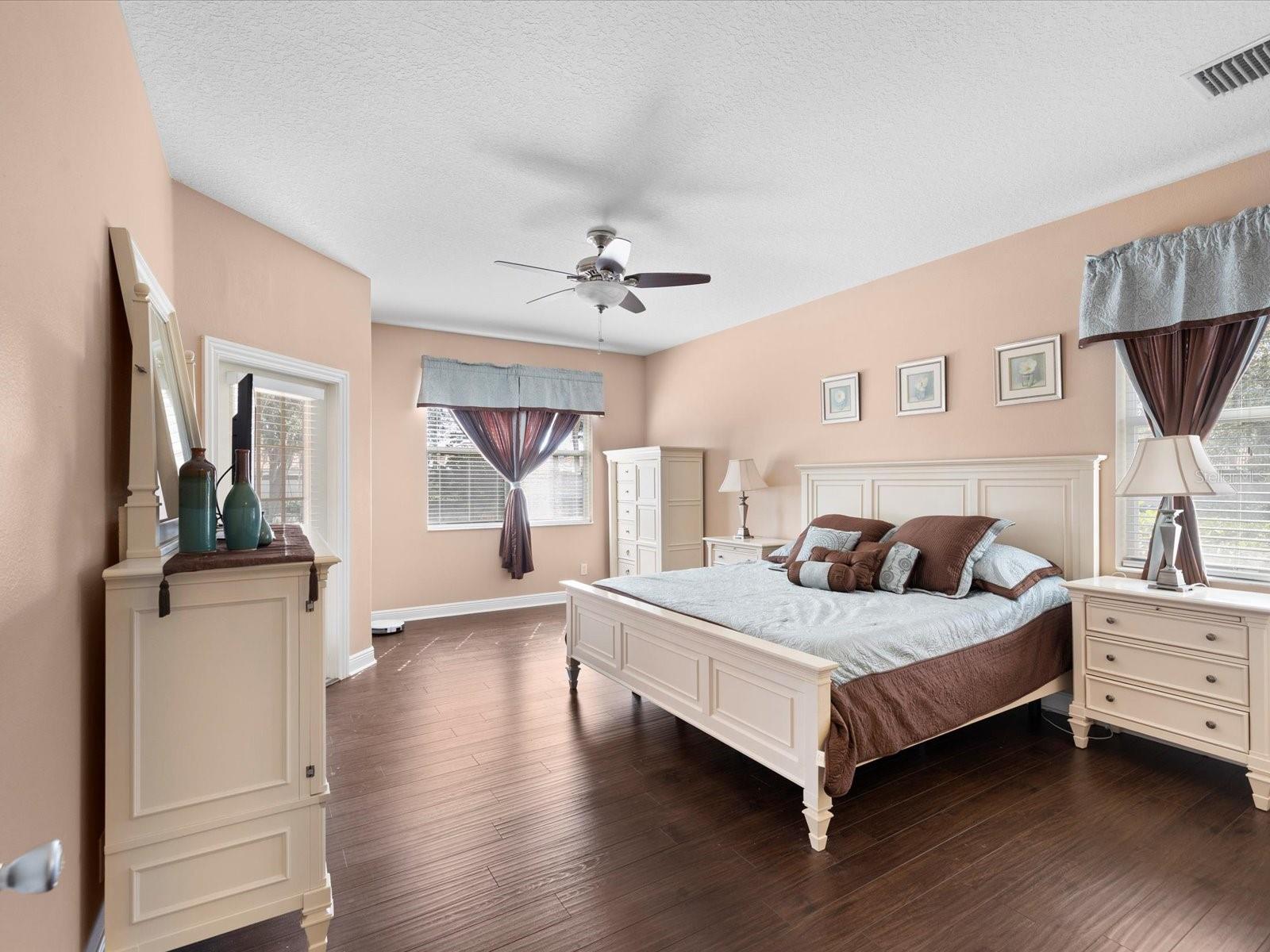 CHAMPIONS CLUB - Residential