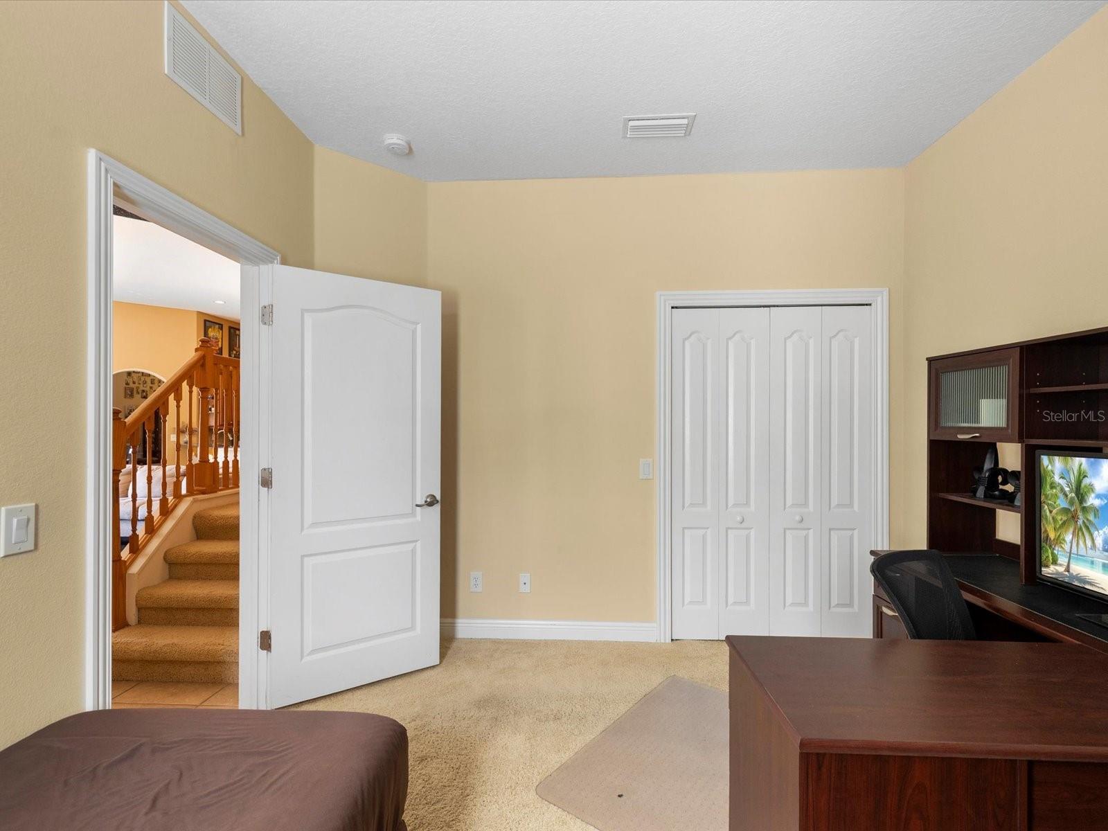 CHAMPIONS CLUB - Residential