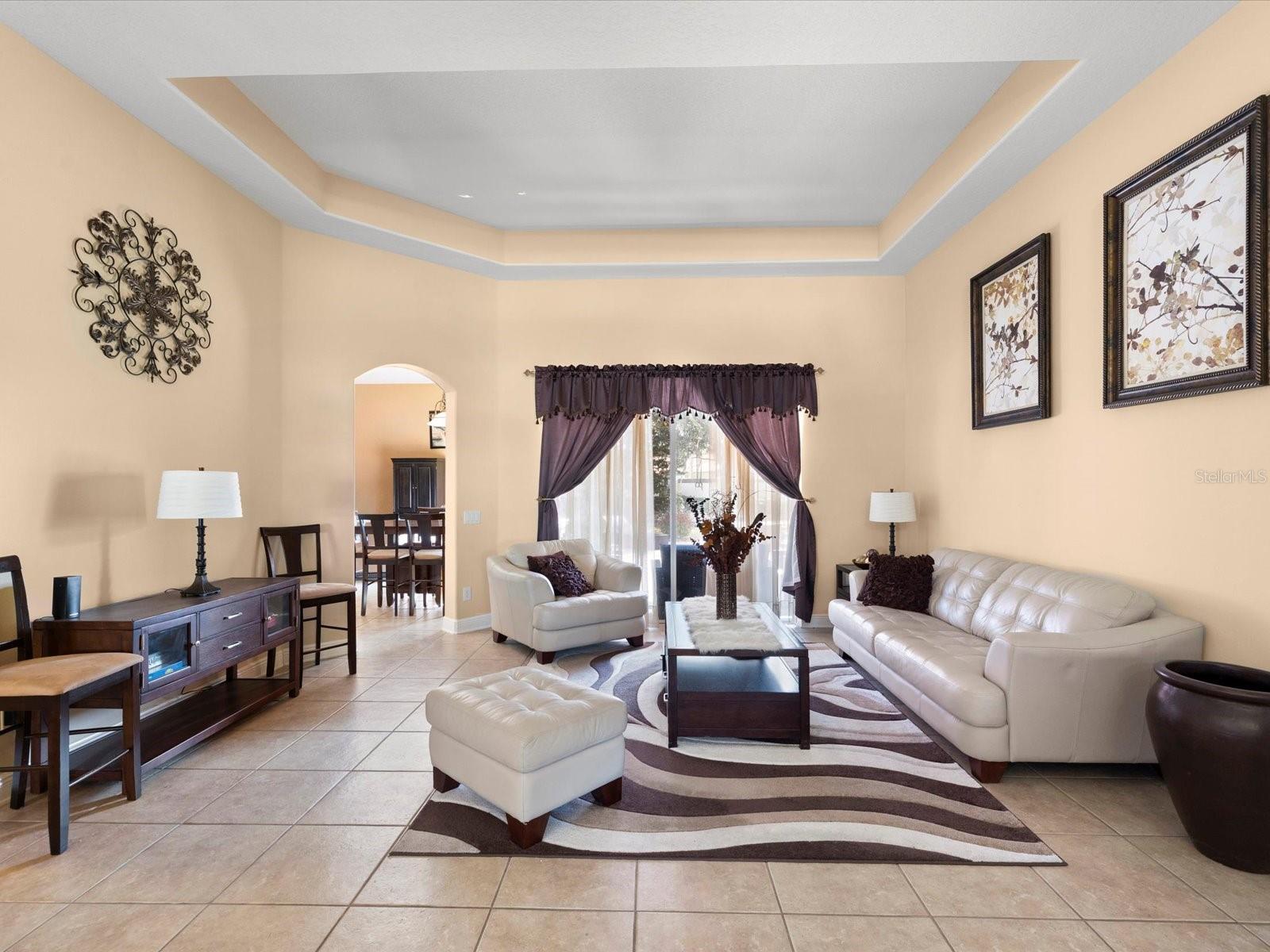 CHAMPIONS CLUB - Residential