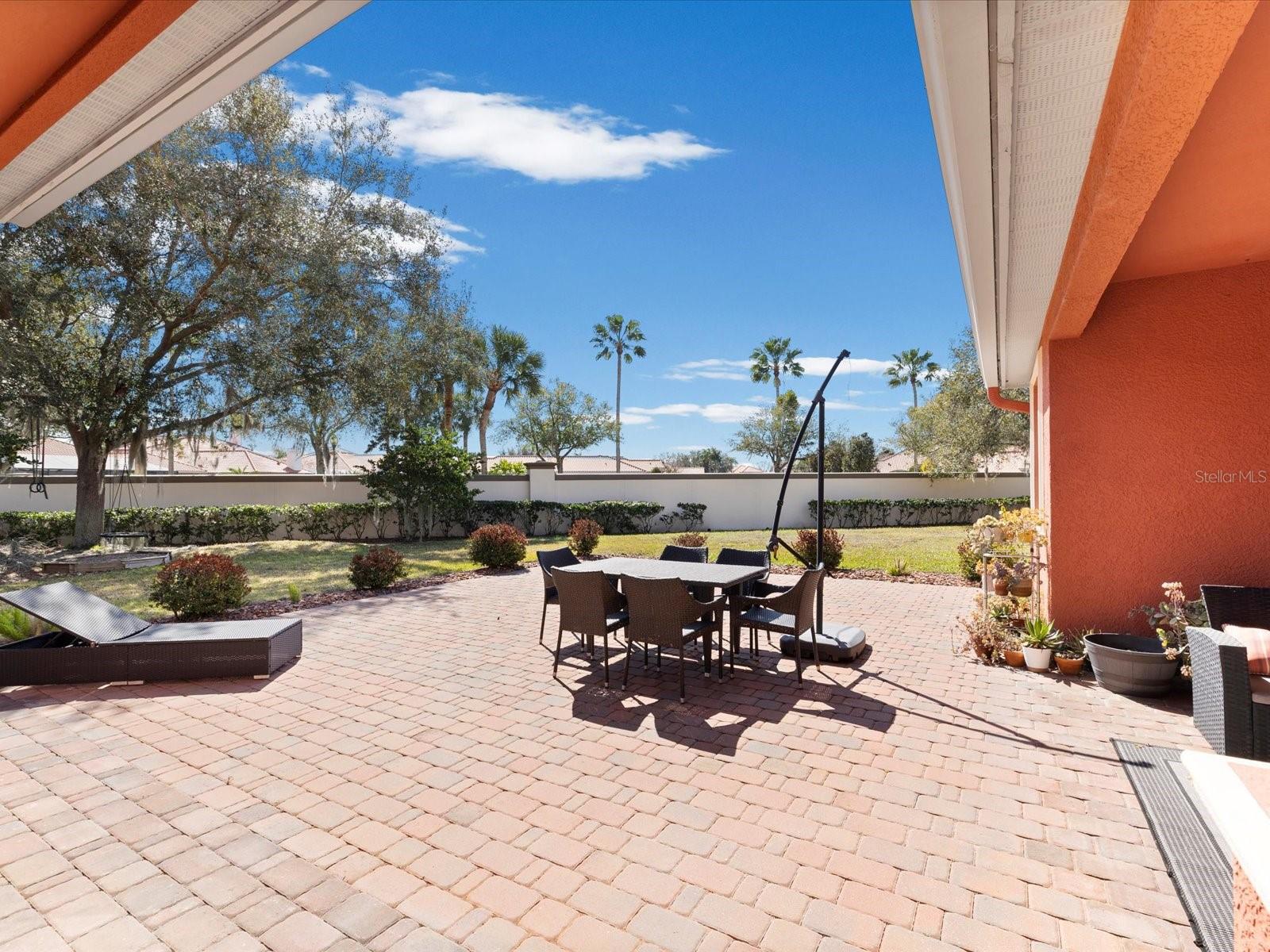 CHAMPIONS CLUB - Residential