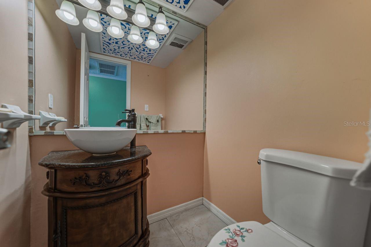 THE MARINA CLUB OF TAMPA A CONDOMINIUM APT NO D205 - Residential