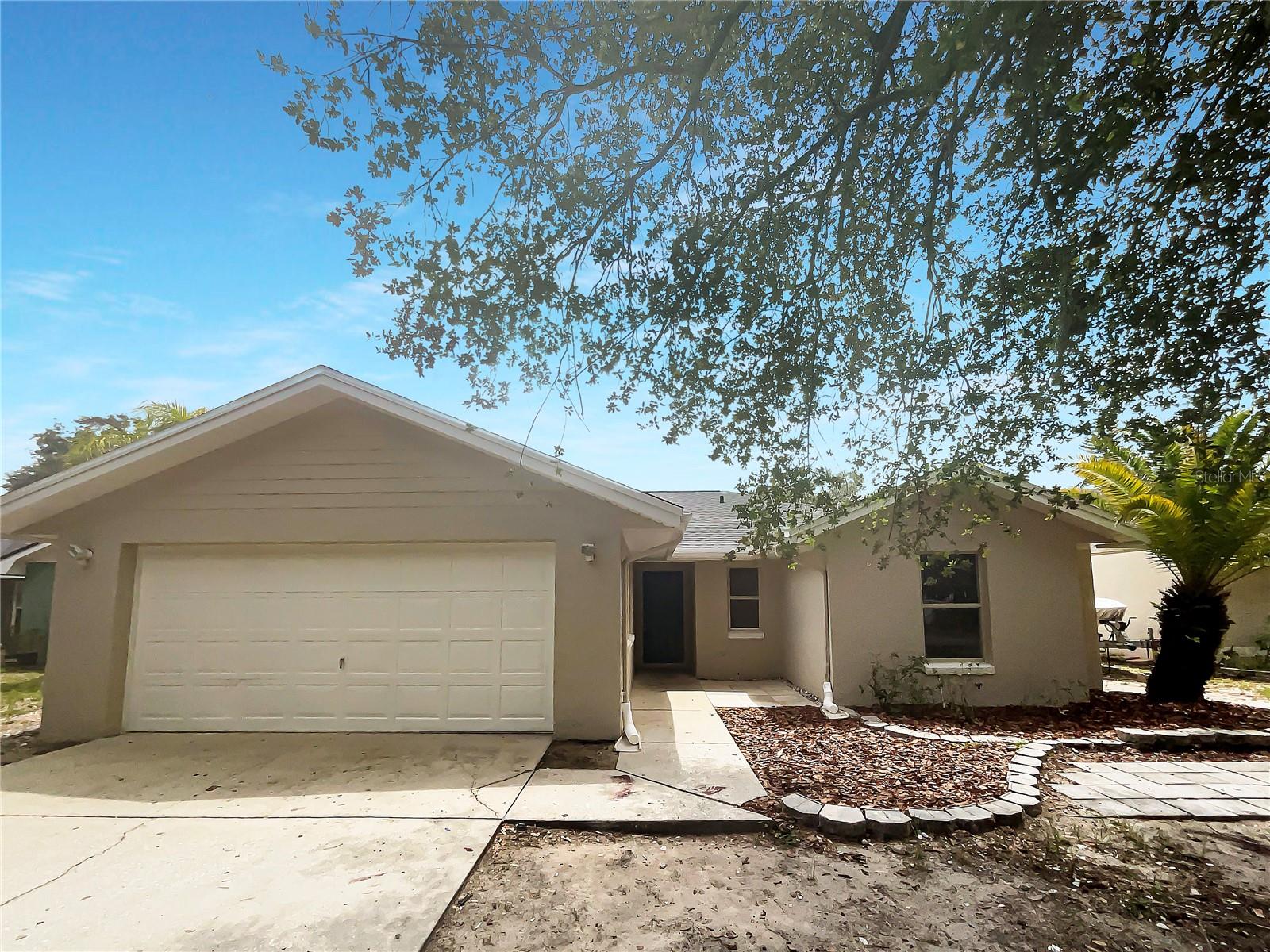 Photo 3 of 23 of 72 LAKE DAISY BOULEVARD house