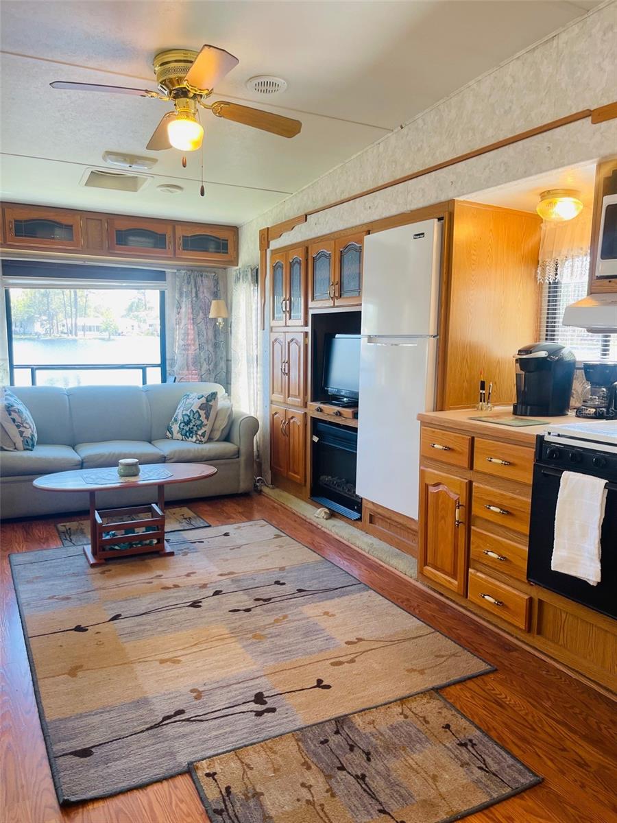 KOVE ESTATES COOP - Residential