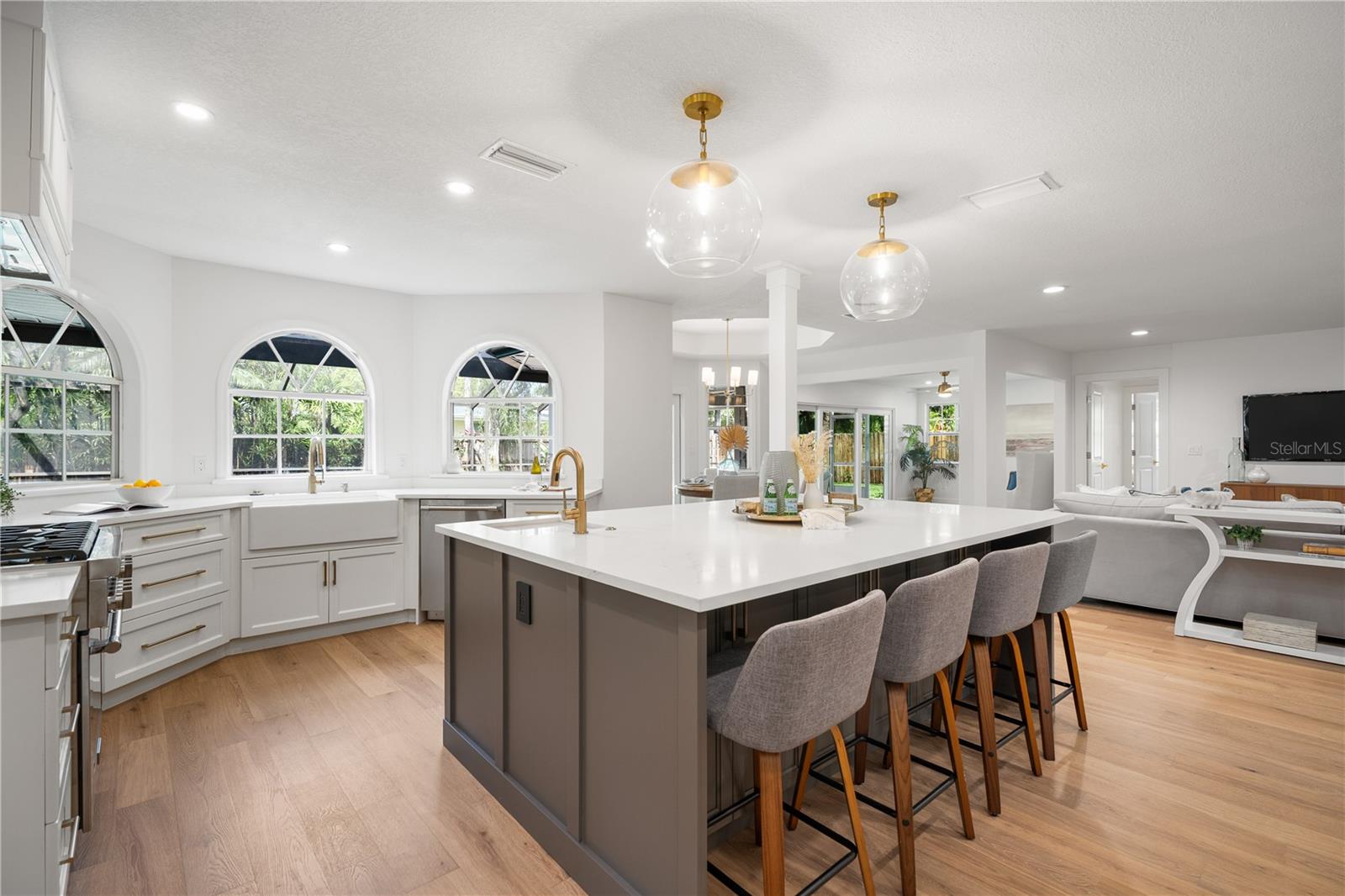 BELLEAIR ESTATES - Residential