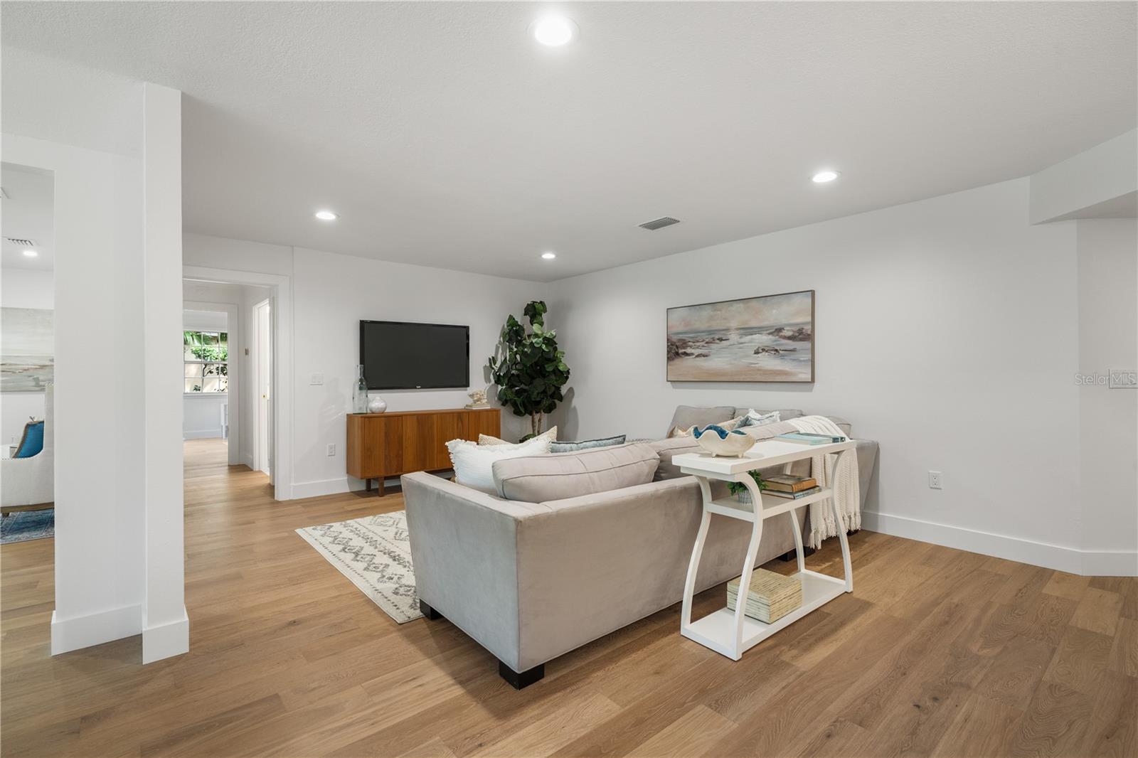 BELLEAIR ESTATES - Residential