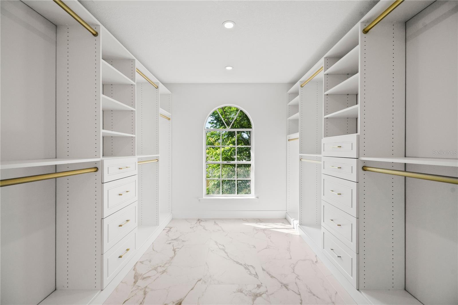 BELLEAIR ESTATES - Residential