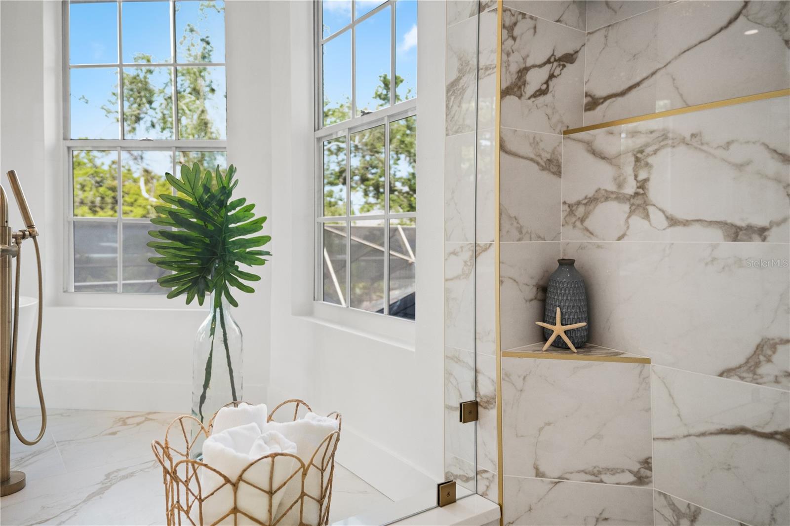 BELLEAIR ESTATES - Residential