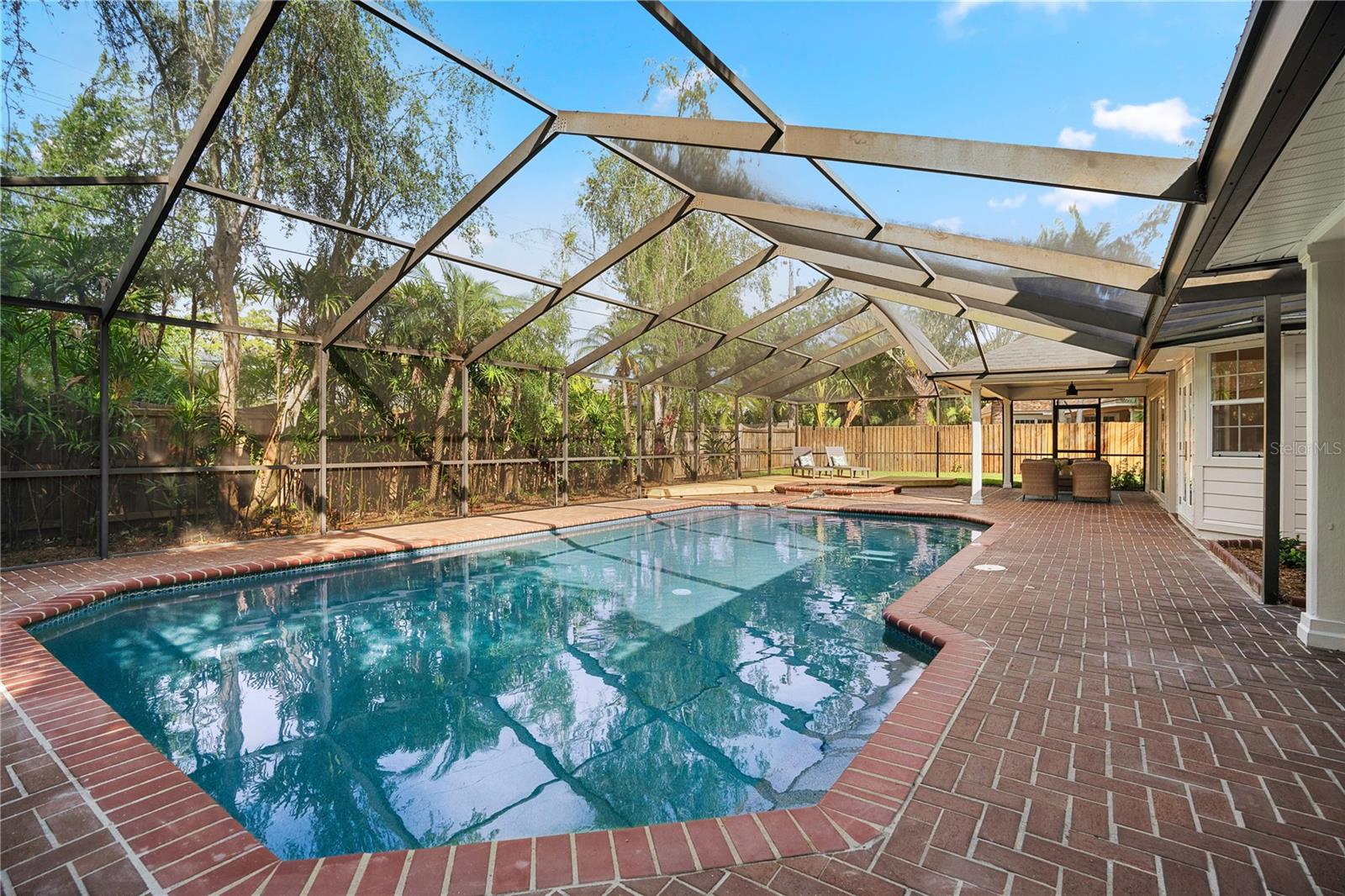 BELLEAIR ESTATES - Residential