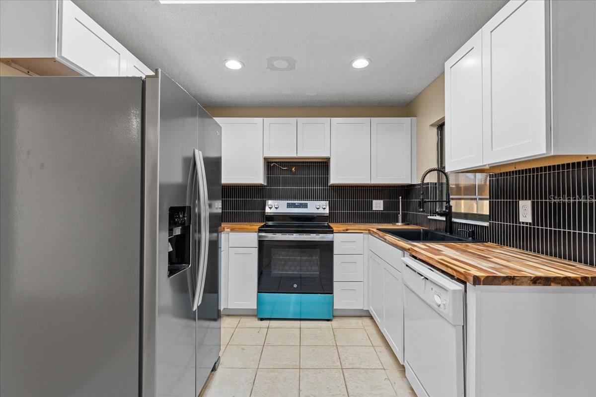 SEVEN SPGS HOMES - Residential