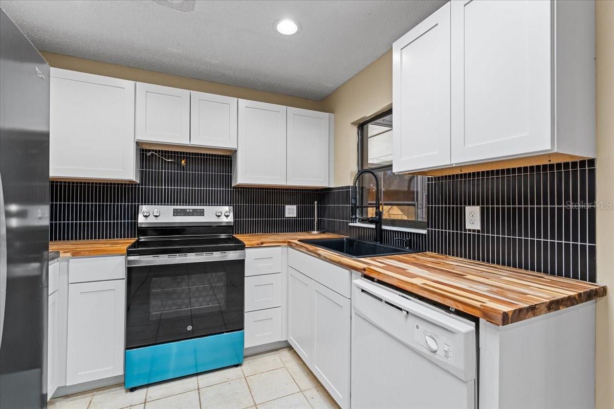 SEVEN SPGS HOMES - Residential