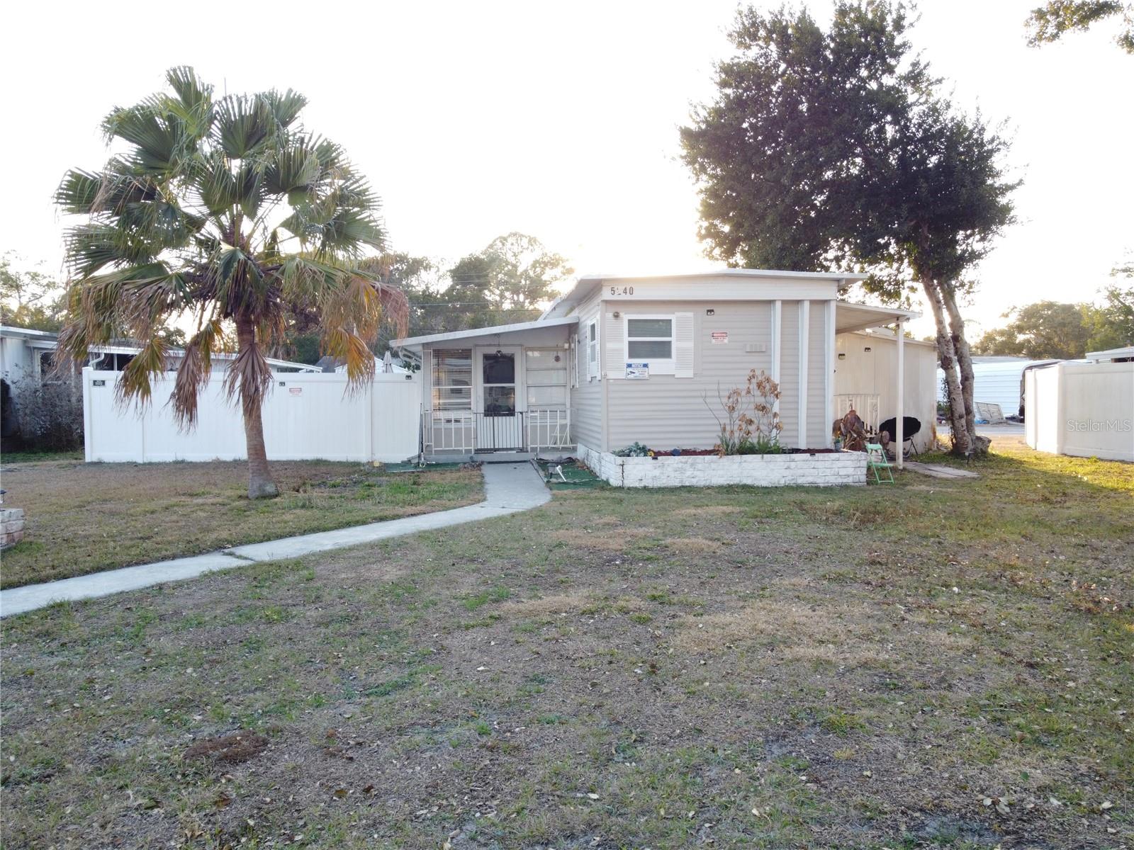 COMMONWEALTH - Residential