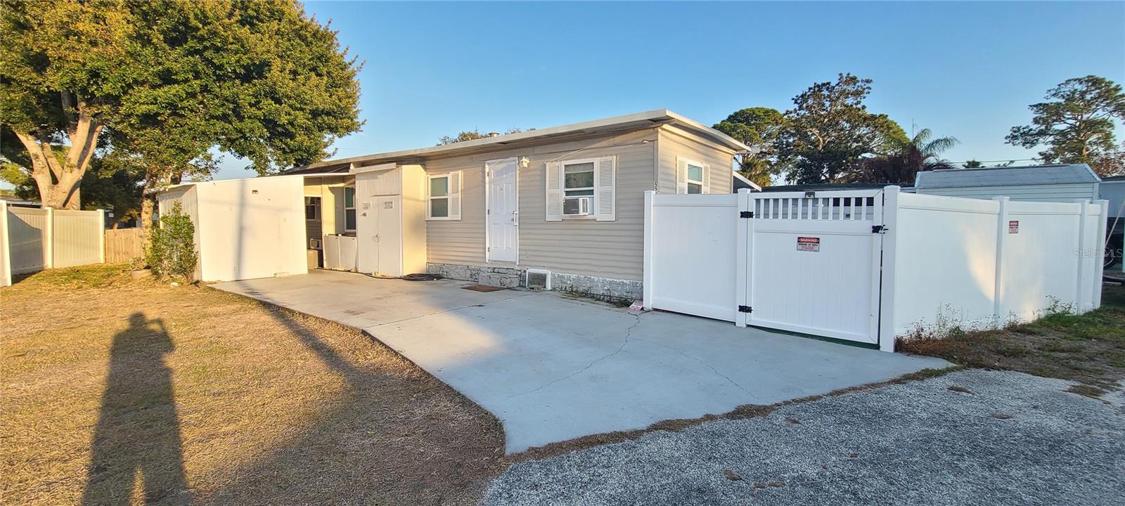 COMMONWEALTH - Residential