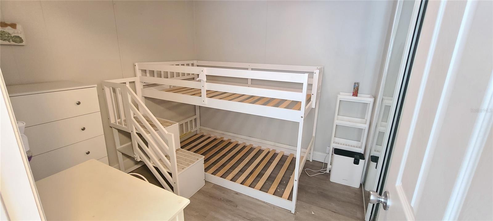 COMMONWEALTH - Residential