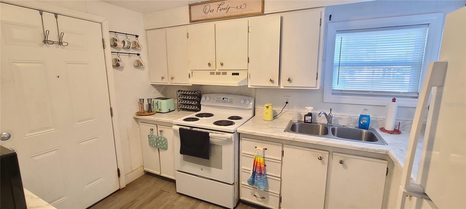 COMMONWEALTH - Residential