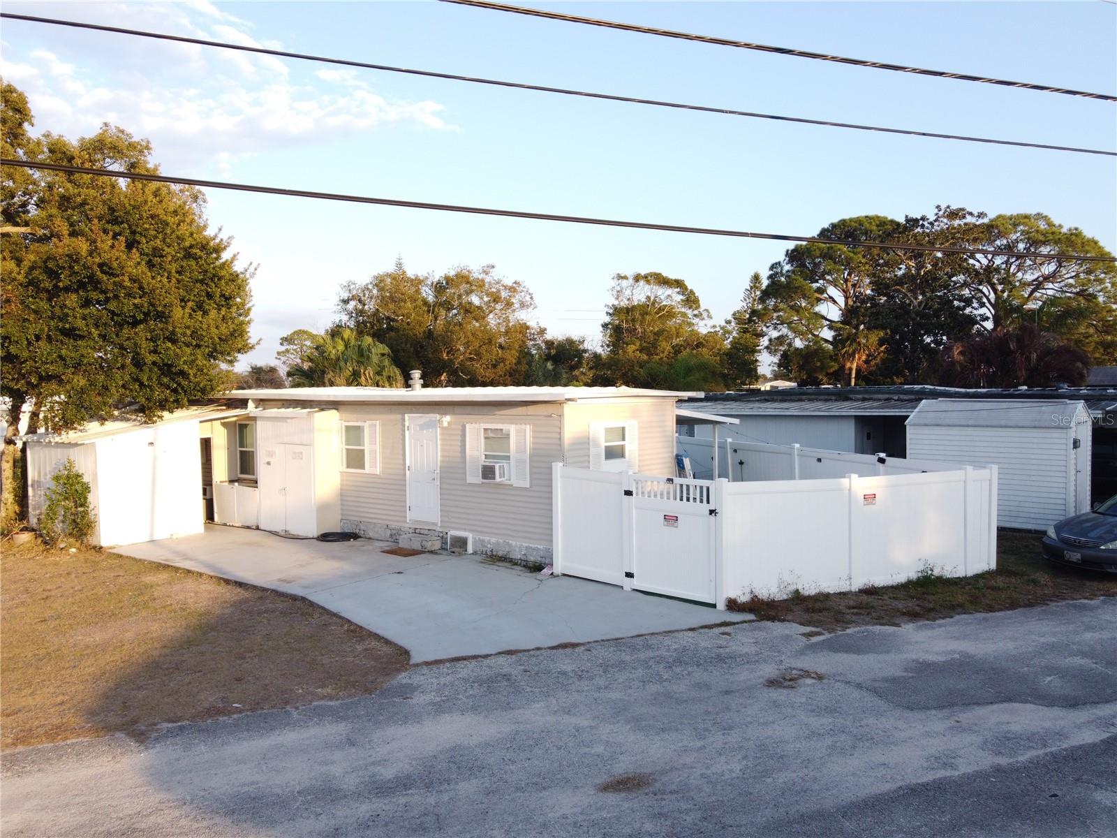 COMMONWEALTH - Residential