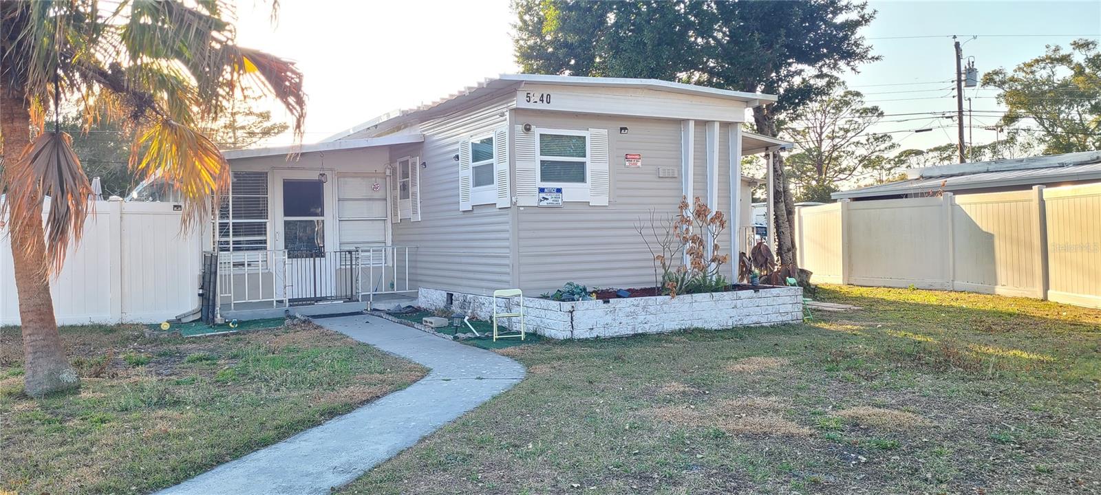 COMMONWEALTH - Residential