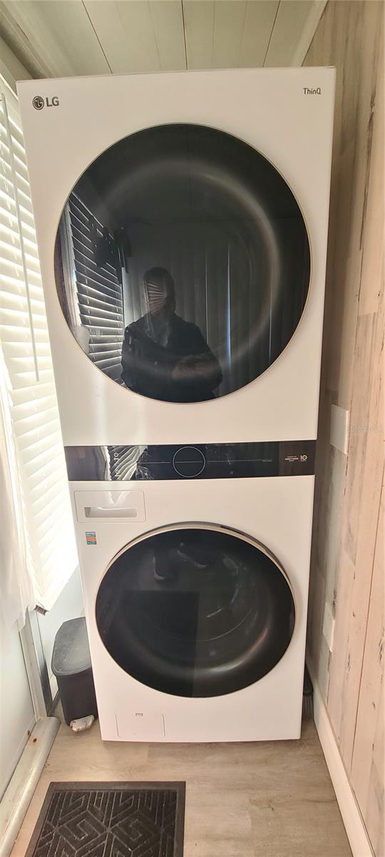 COMMONWEALTH - Residential