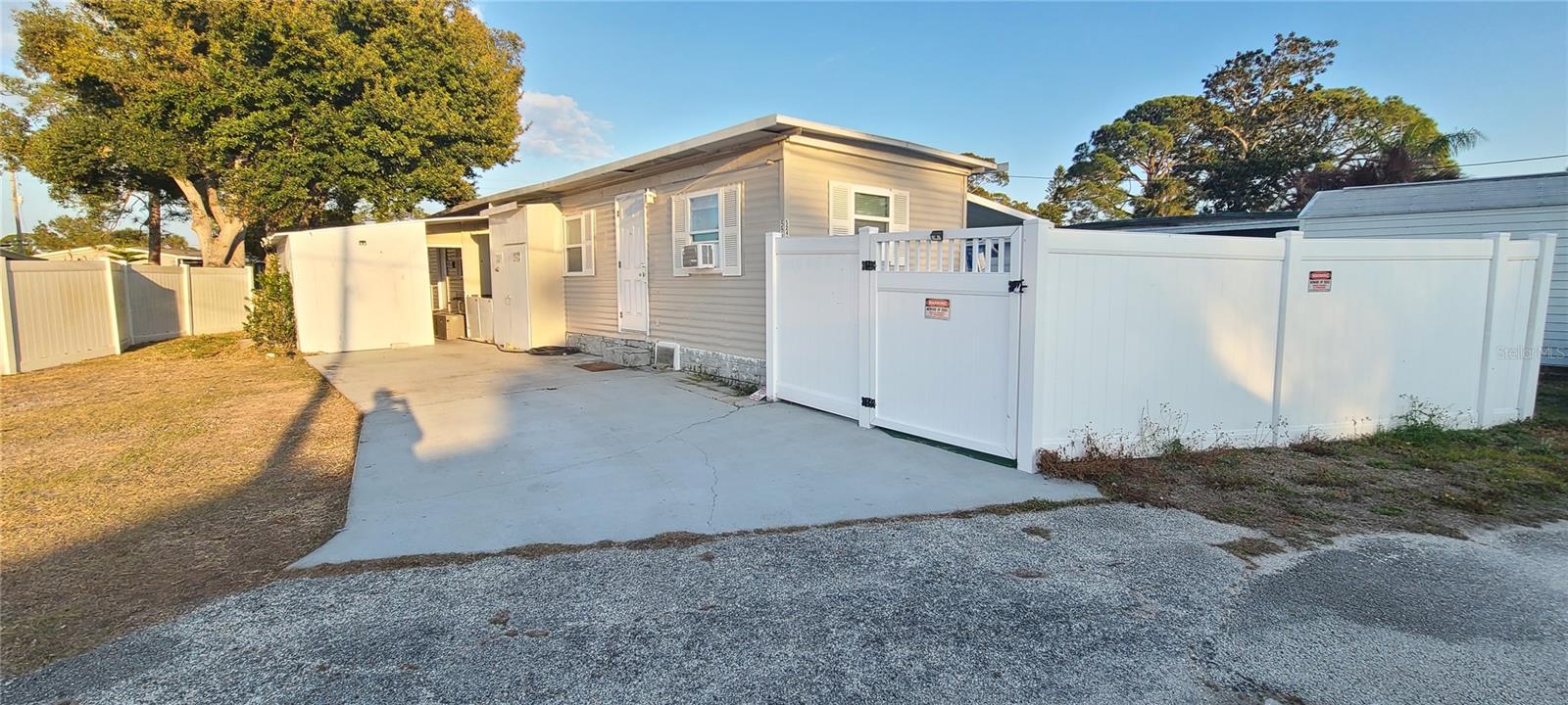 COMMONWEALTH - Residential