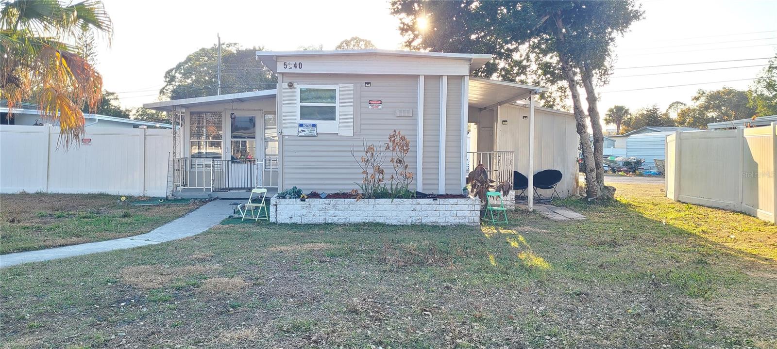 COMMONWEALTH - Residential