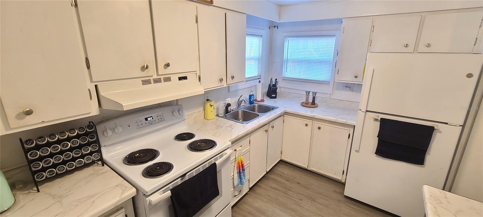 COMMONWEALTH - Residential