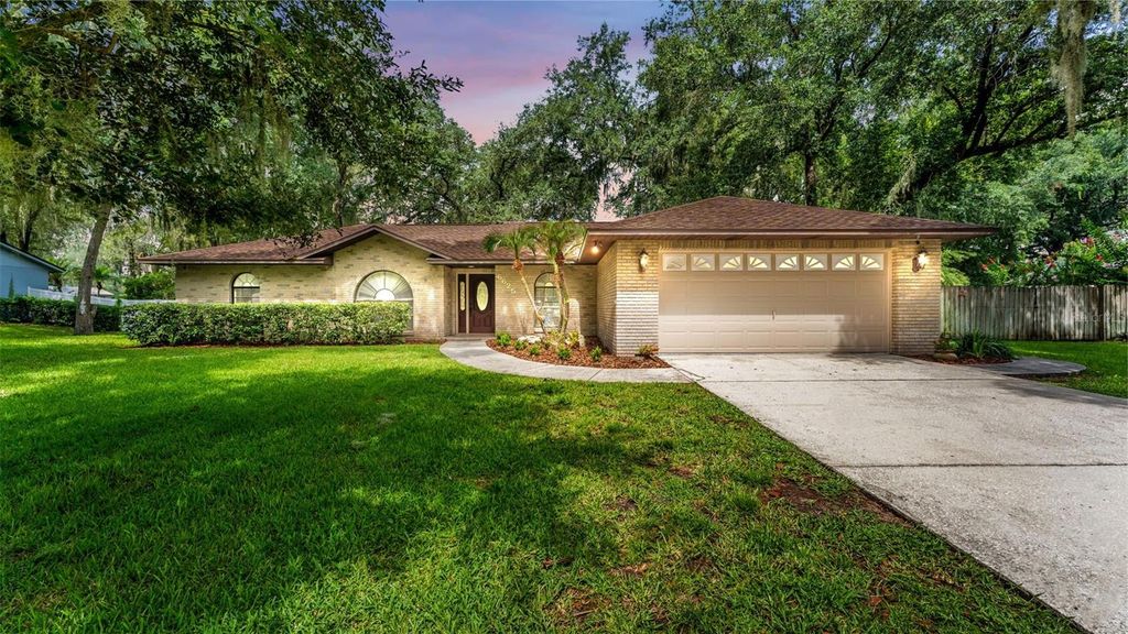 Photo of 6625 Forestwood Drive W, Lakeland, FL 33811 (MLS # L4963342)