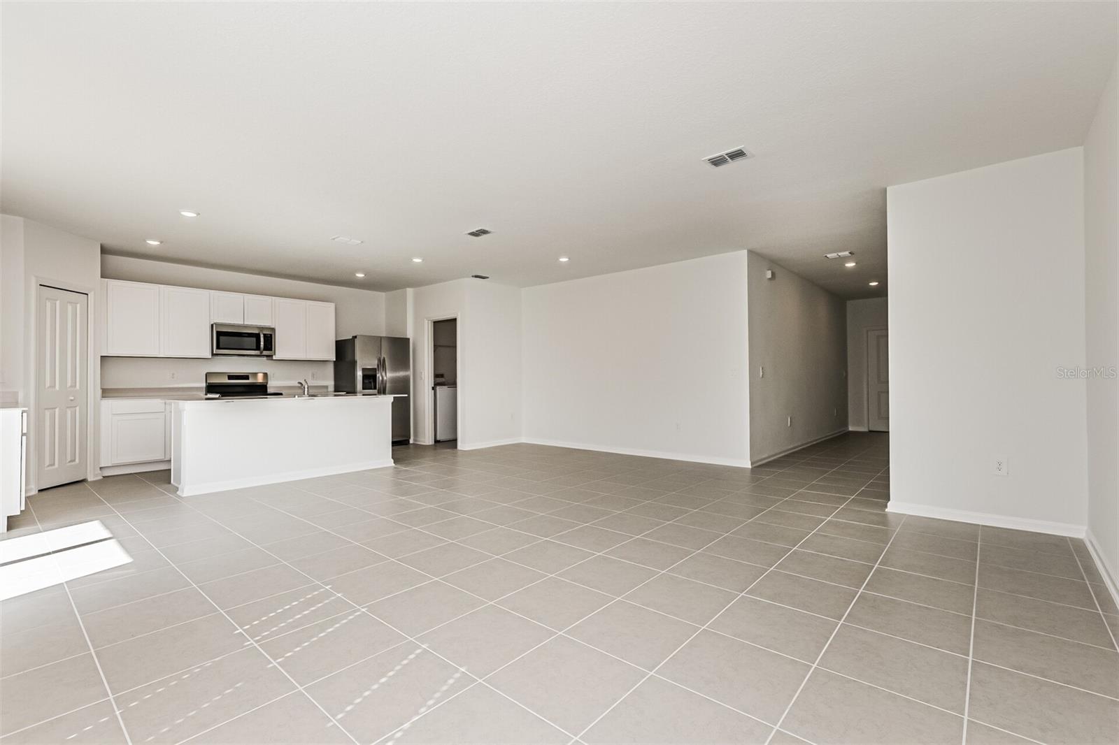 HUNT CLUB/LK WALES PH 1 - Residential Lease