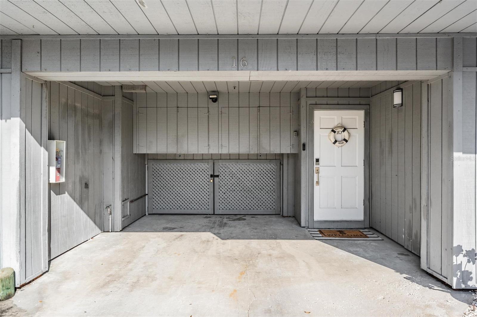 200 MERES BOULEVARD 16