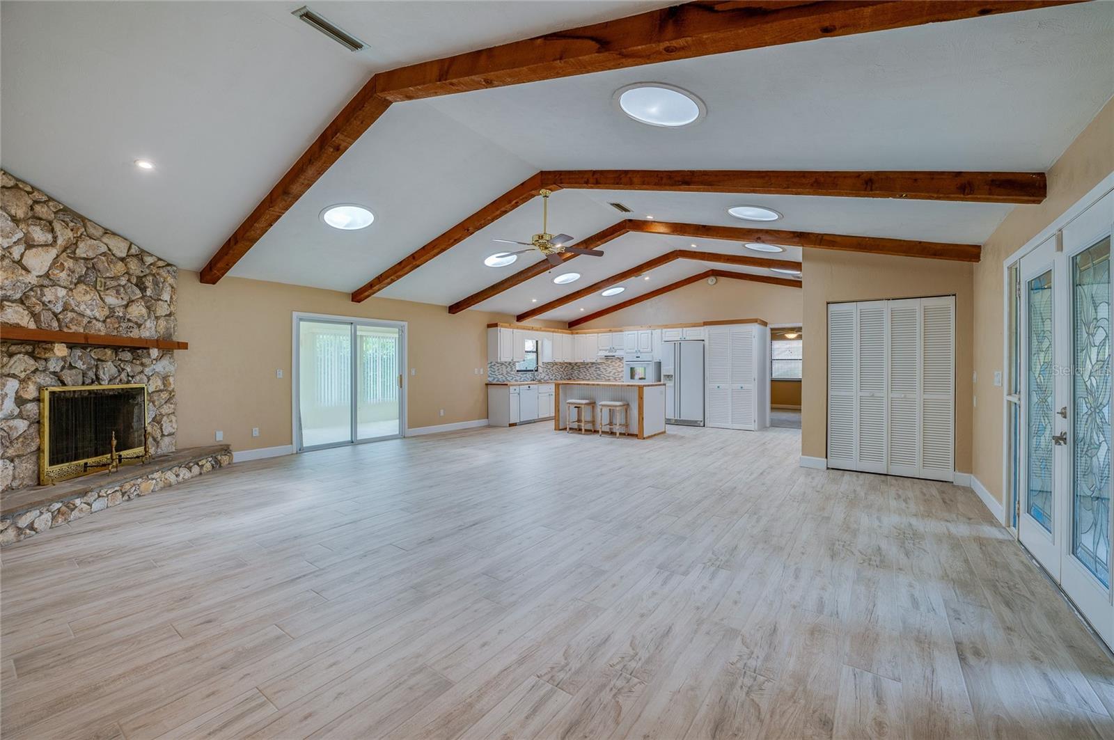 949 TALL PINE DRIVE