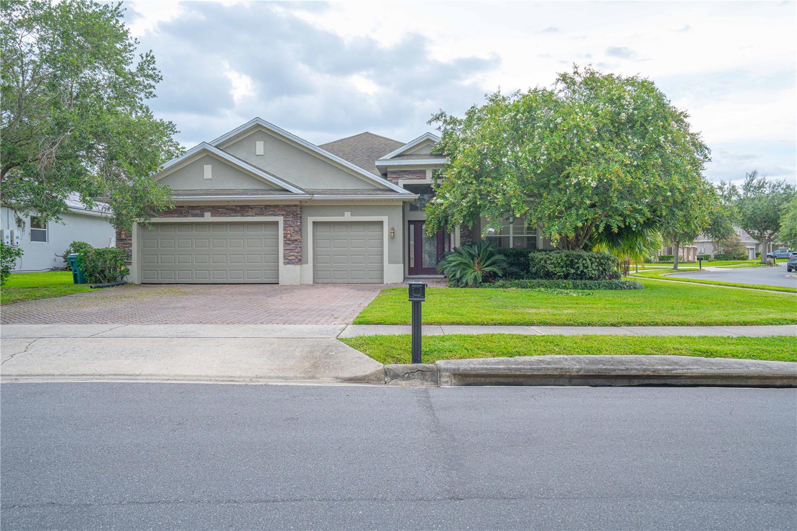 336 COURTLEA PARK DRIVE