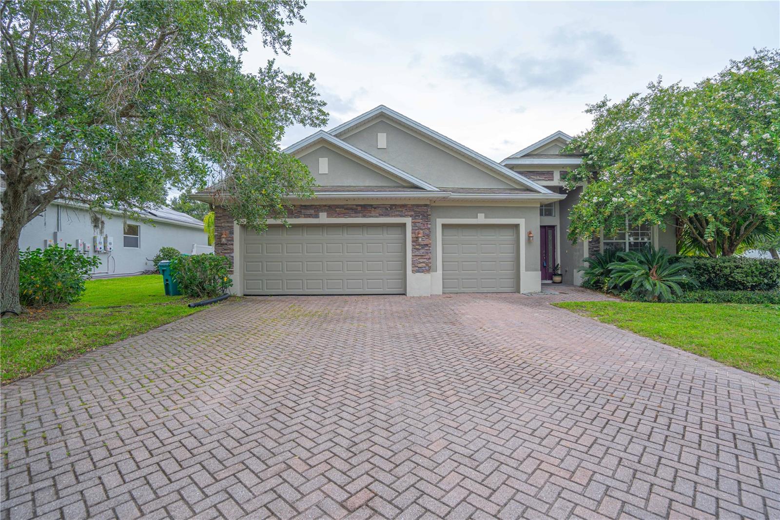336 COURTLEA PARK DRIVE