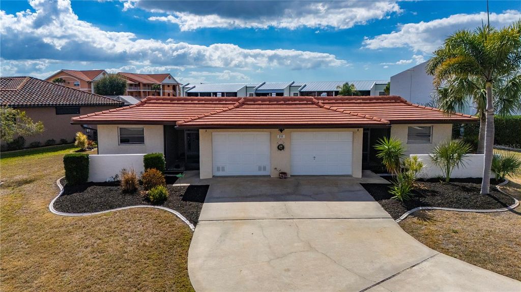 Photo of 711 Via Tripoli, Punta Gorda, FL 33950 (MLS # C7522232)