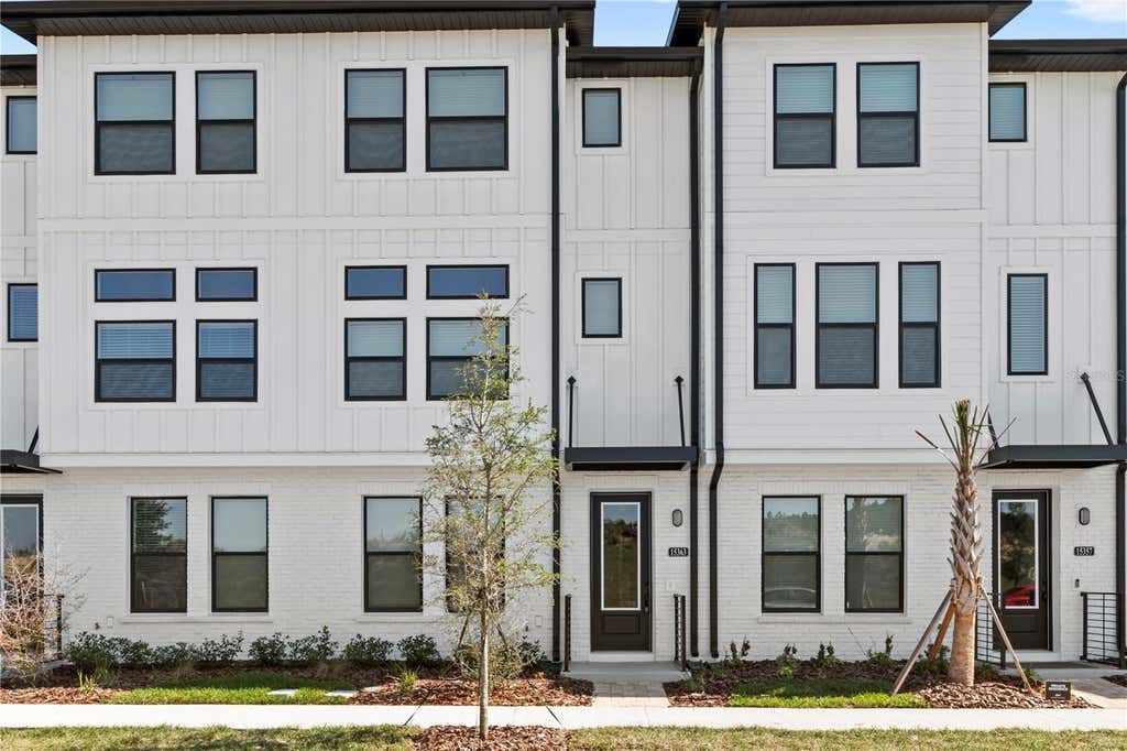 Photo of 15363 Hamlin Park Drive, Winter Garden, FL 34787 (MLS # O6401538)