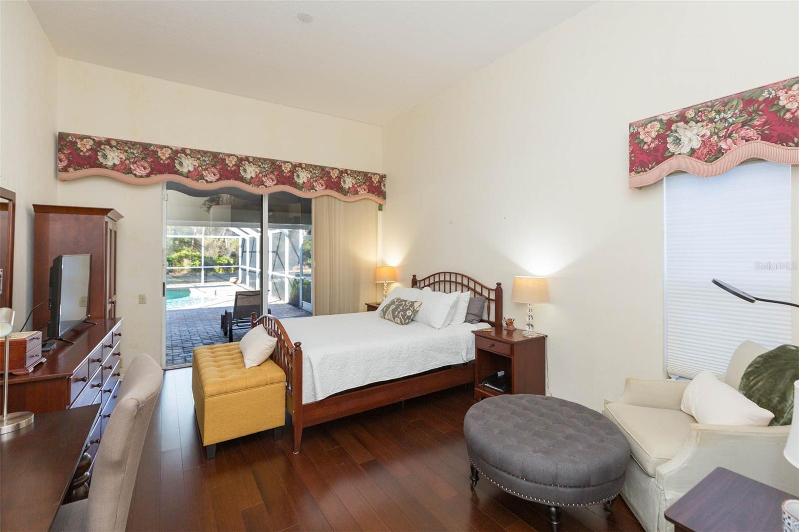 FOX CHASE - Residential