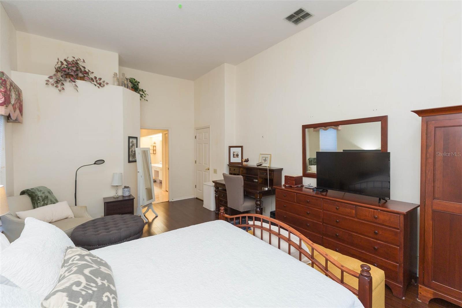 FOX CHASE - Residential