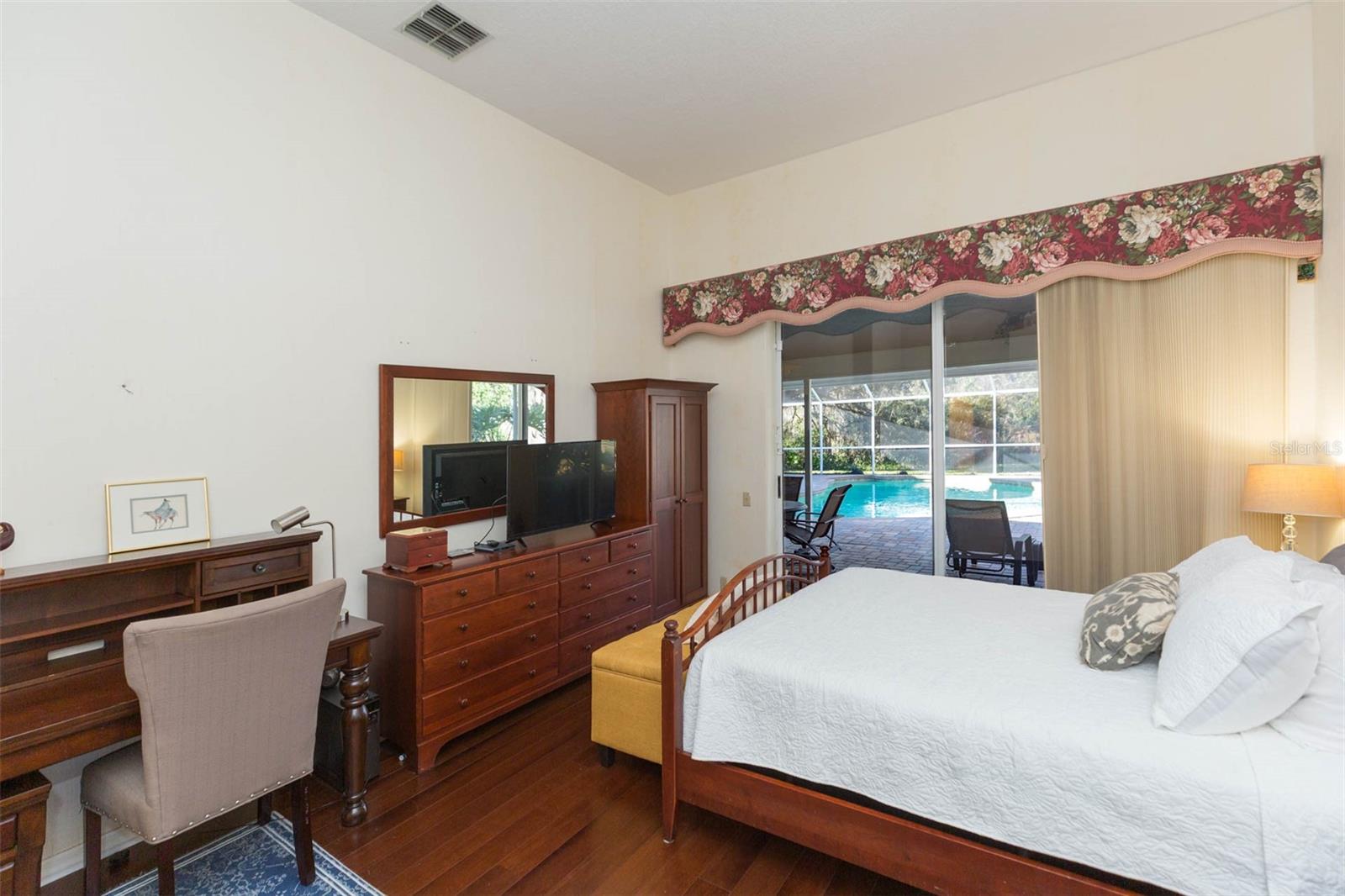 FOX CHASE - Residential