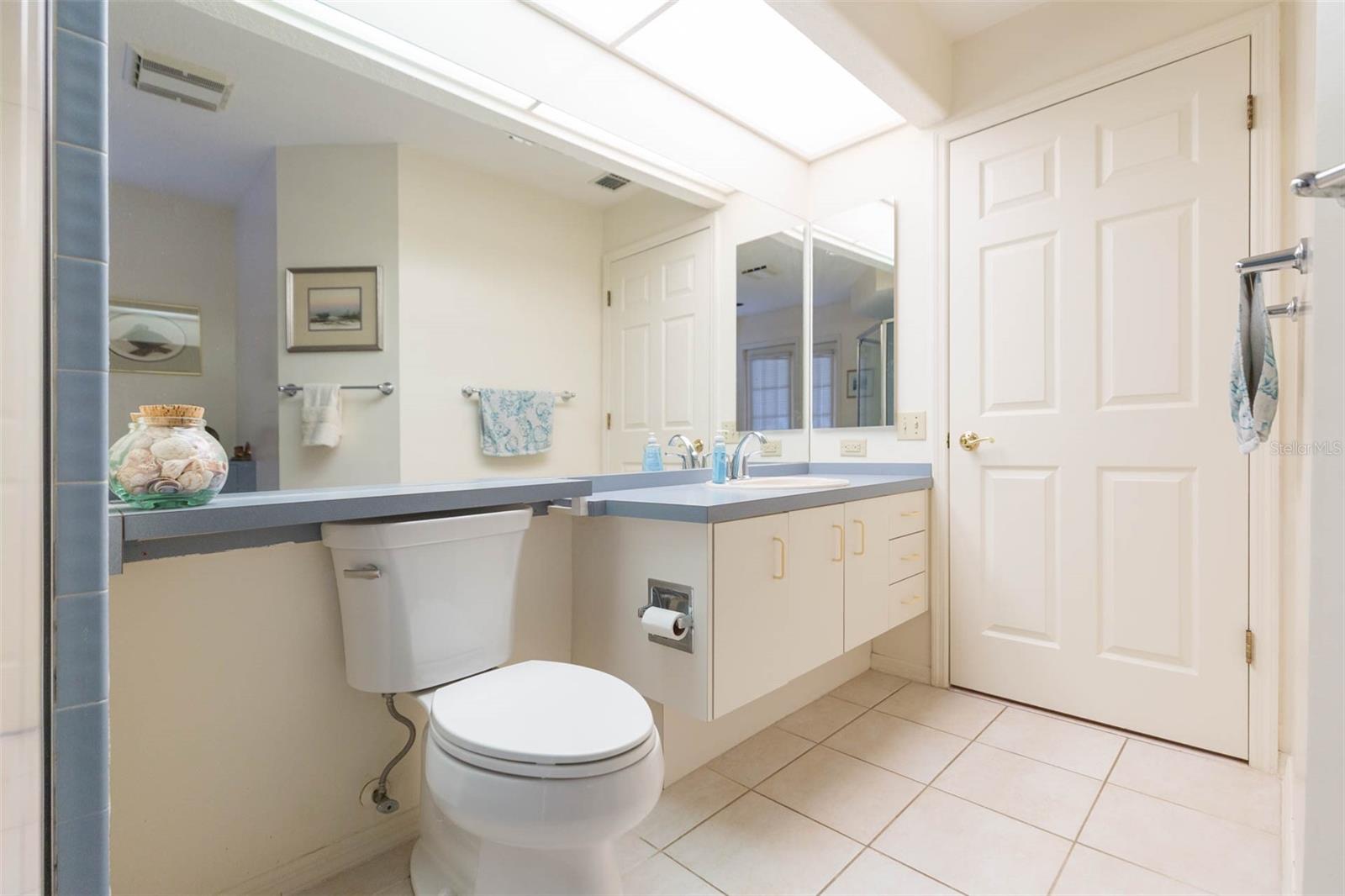 FOX CHASE - Residential