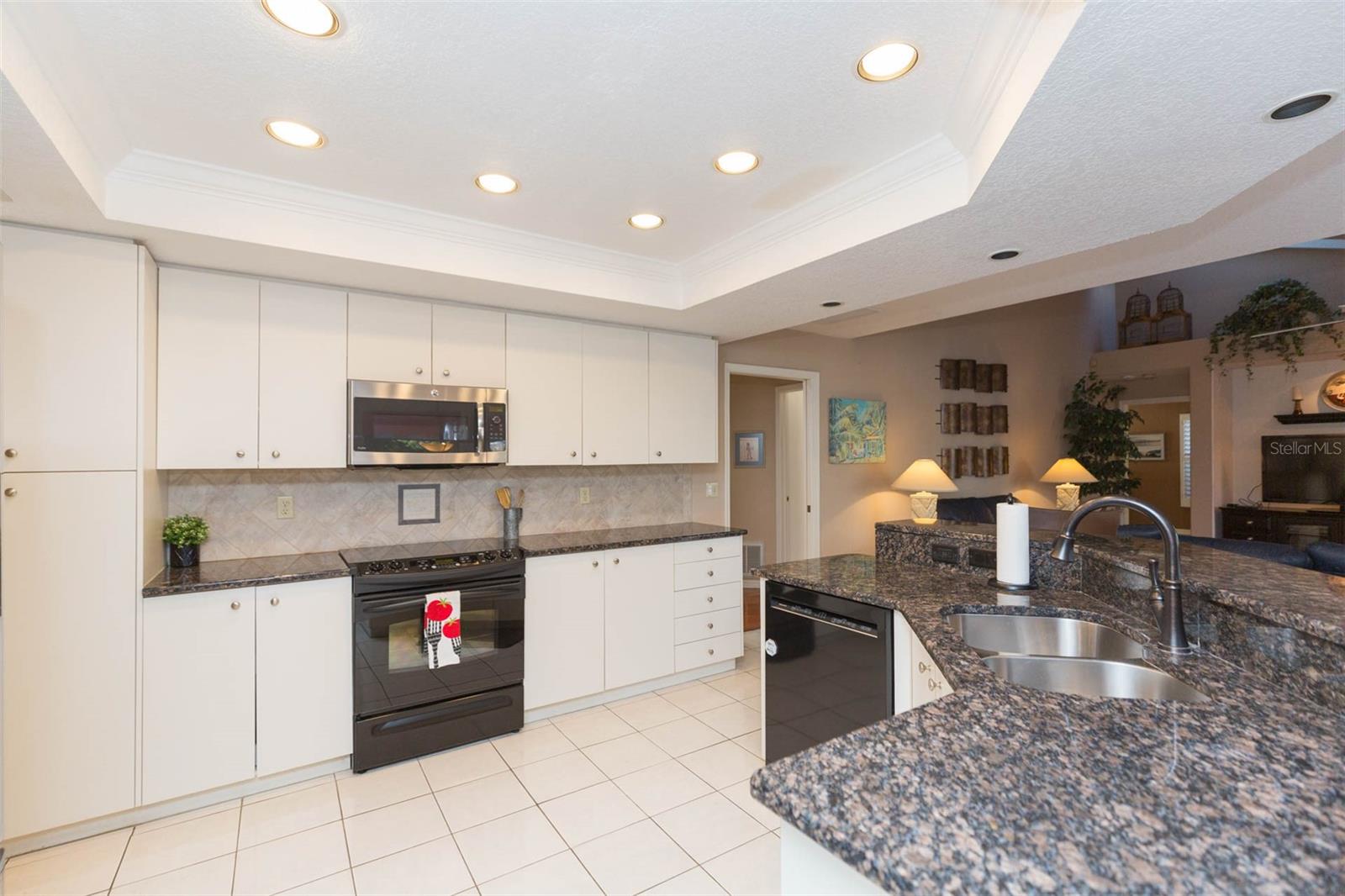 FOX CHASE - Residential