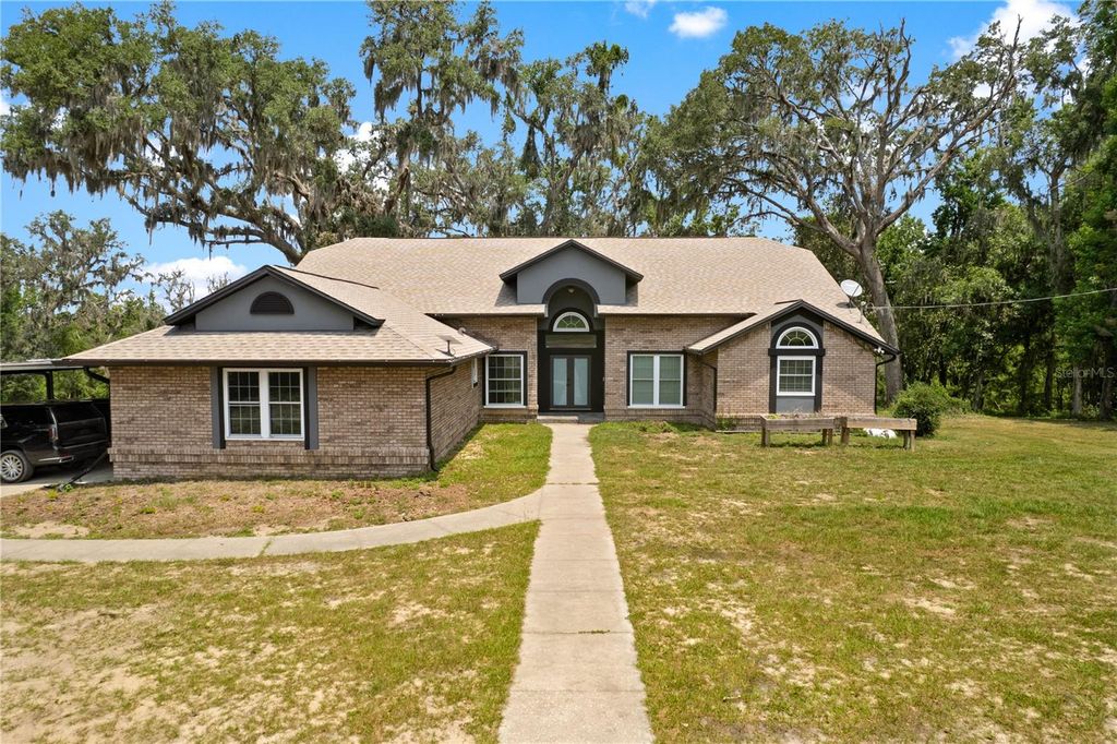 Photo of 31949 Amberlea Rd, Dade City, FL 33523 (MLS # TB8395739)