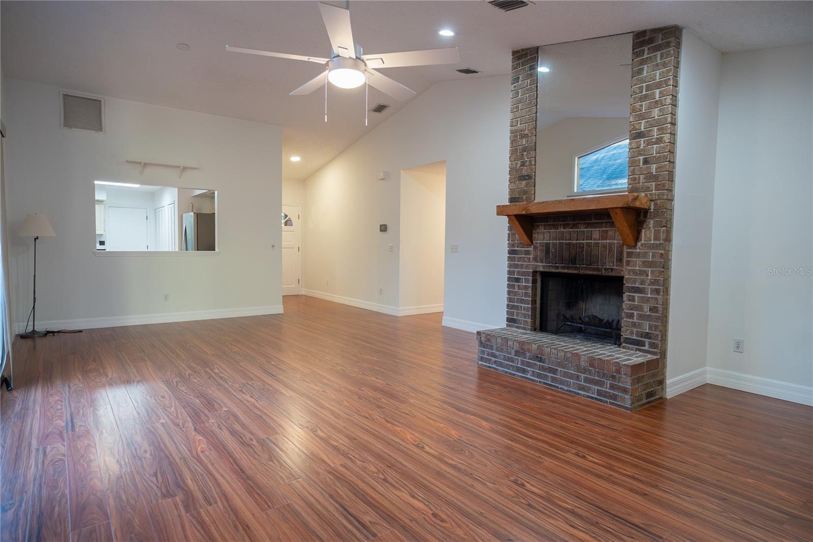 WOODBRIDGE AT THE SPGS UNIT 3 - Residential