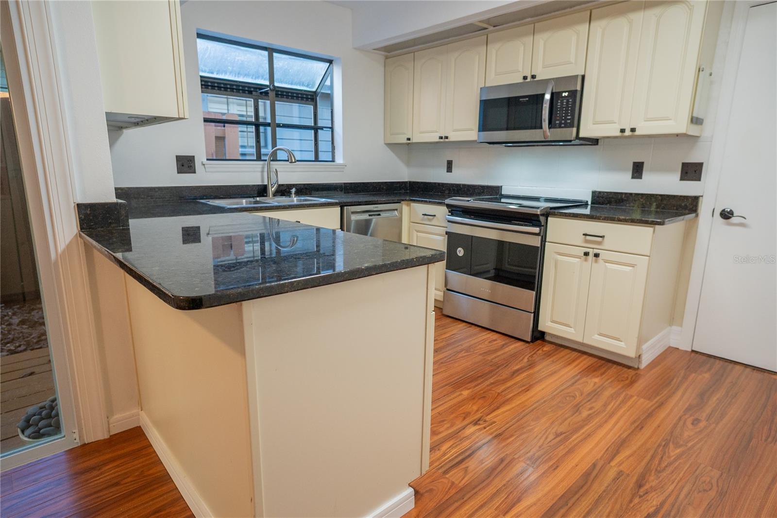 WOODBRIDGE AT THE SPGS UNIT 3 - Residential