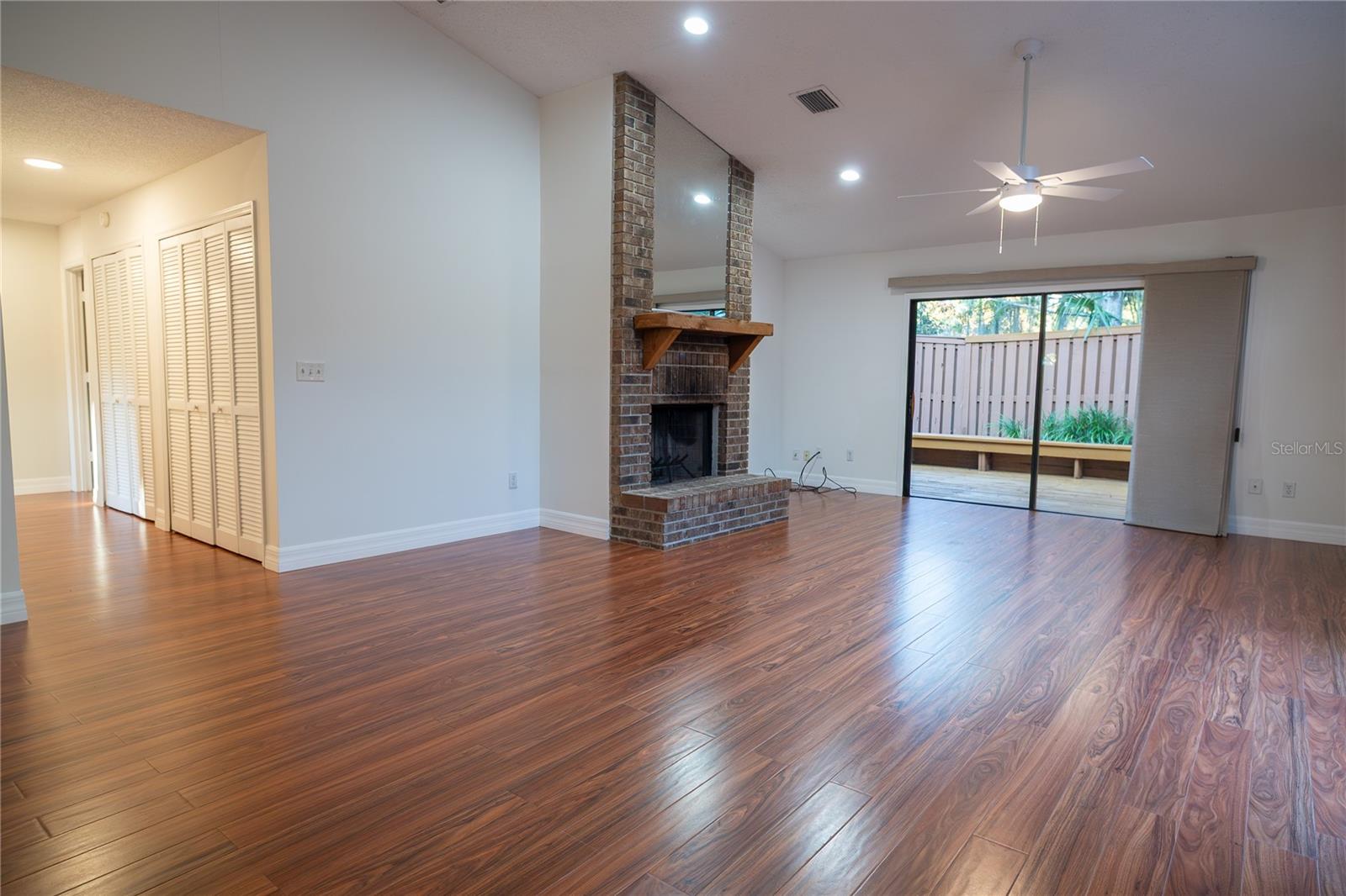 WOODBRIDGE AT THE SPGS UNIT 3 - Residential