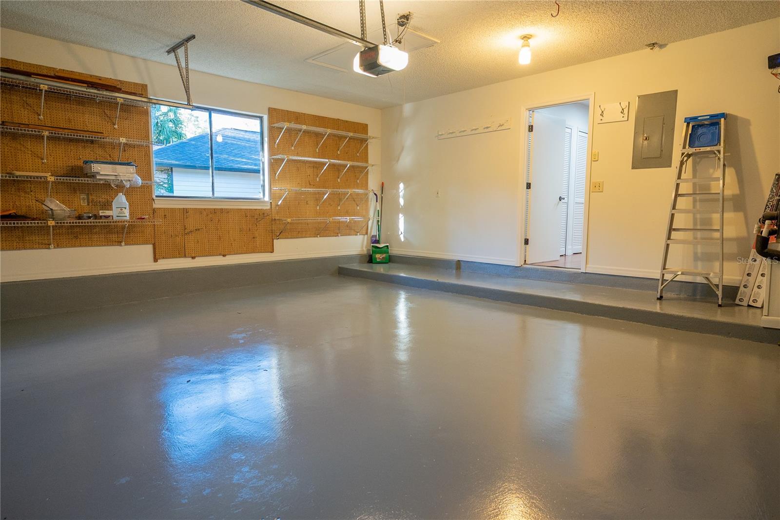 WOODBRIDGE AT THE SPGS UNIT 3 - Residential