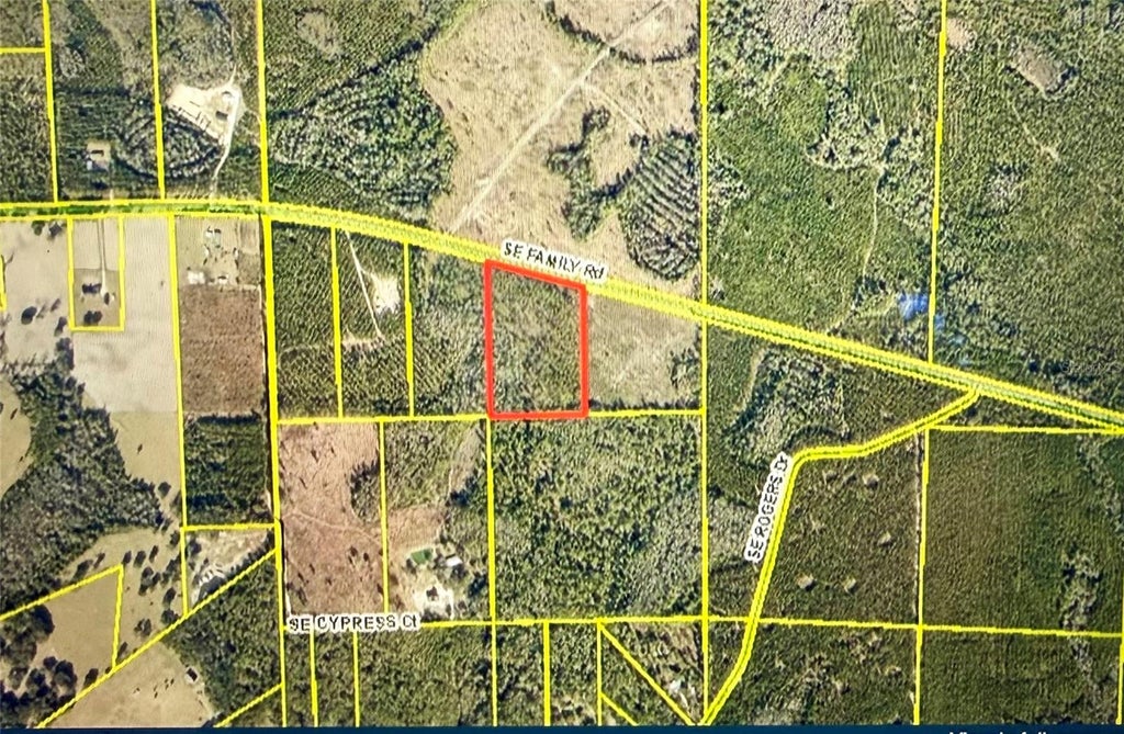 Photo of 3 SE Family Road, Lake City, FL 32025 (MLS # O6439599)